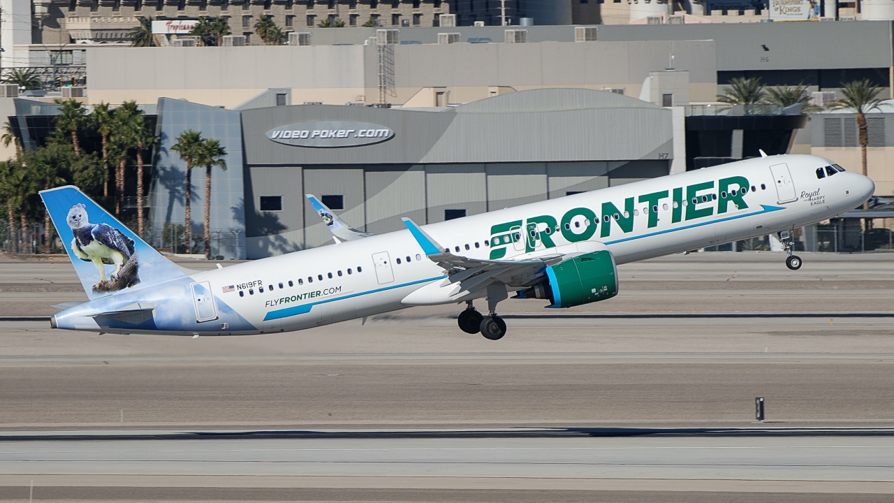 Full size: Frontier Airlines Airbus A321NEO N619FR at Harry Reid International Airport