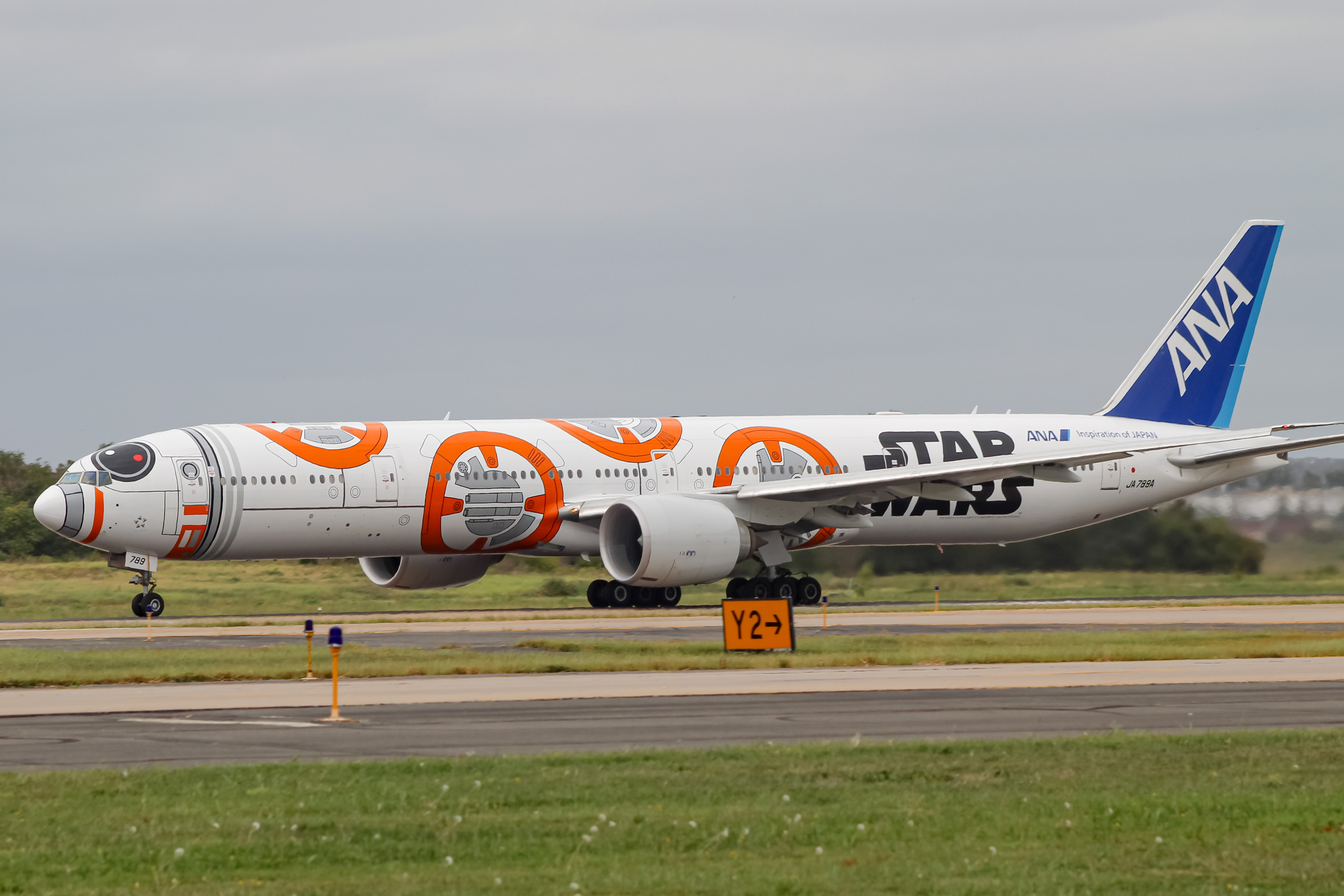 Full size: All Nippon Airways Boeing 777-300ER JA789A at Washington Dulles International Airport