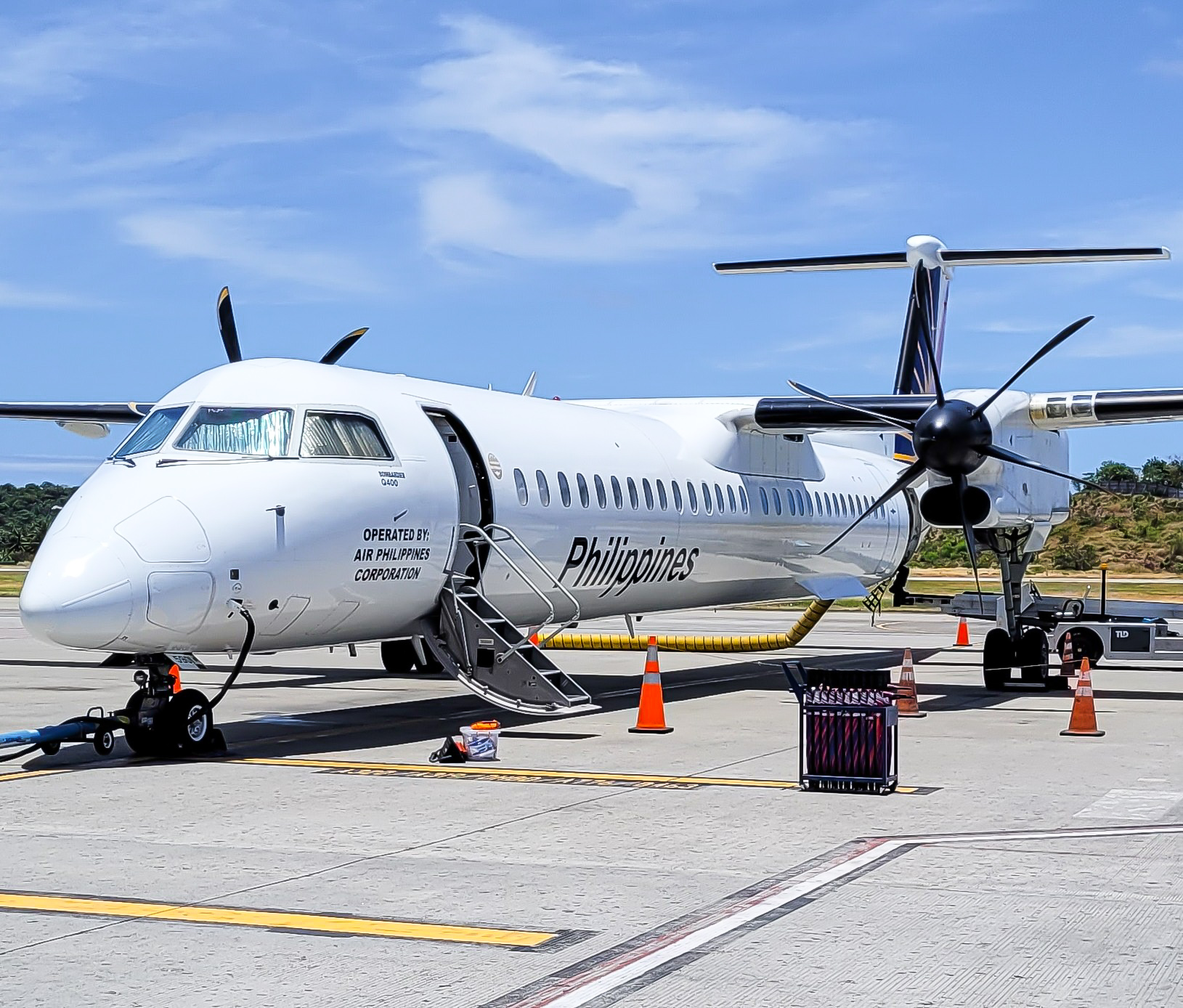 Full size: Philippine Airlines De Havilland Dash-8 Q400 RP-C5901 at Caticlan Boracay Airport