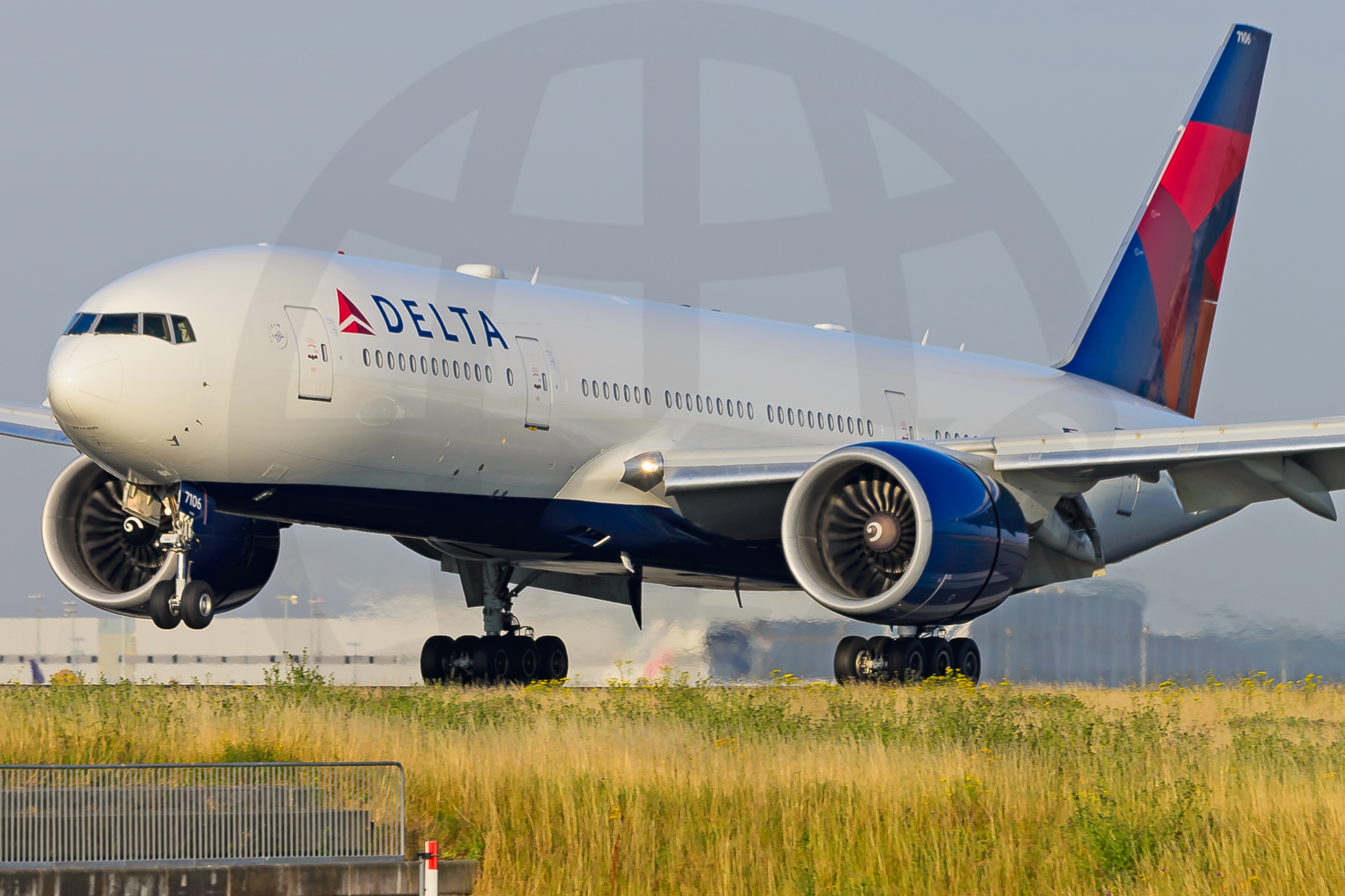 Full size: Delta Airlines Boeing 777-200LR N706DN at Paris Charles de Gaulle Airport