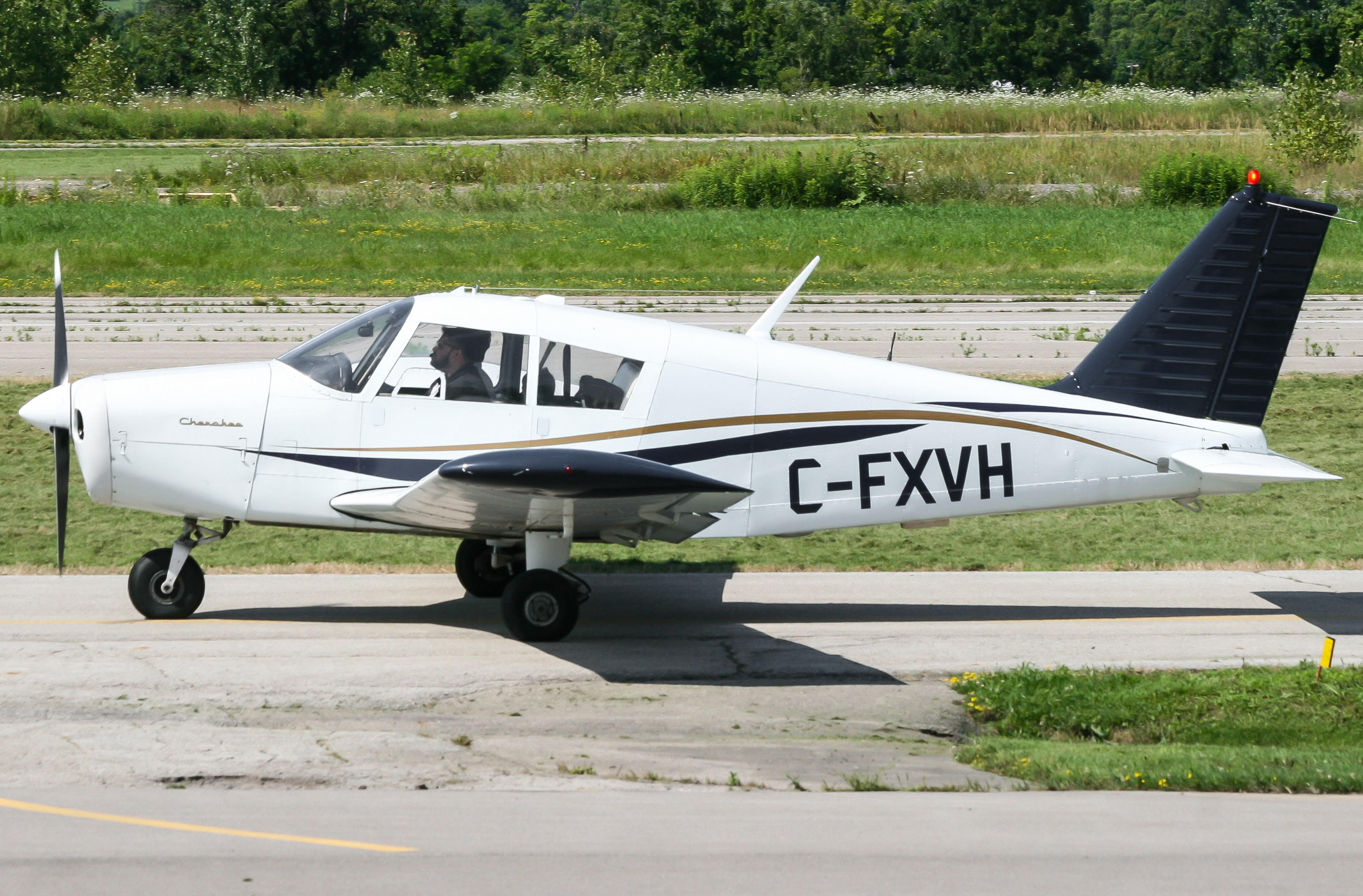 Full size: PRIVATE Piper PA-28-160  C-FXVH at 