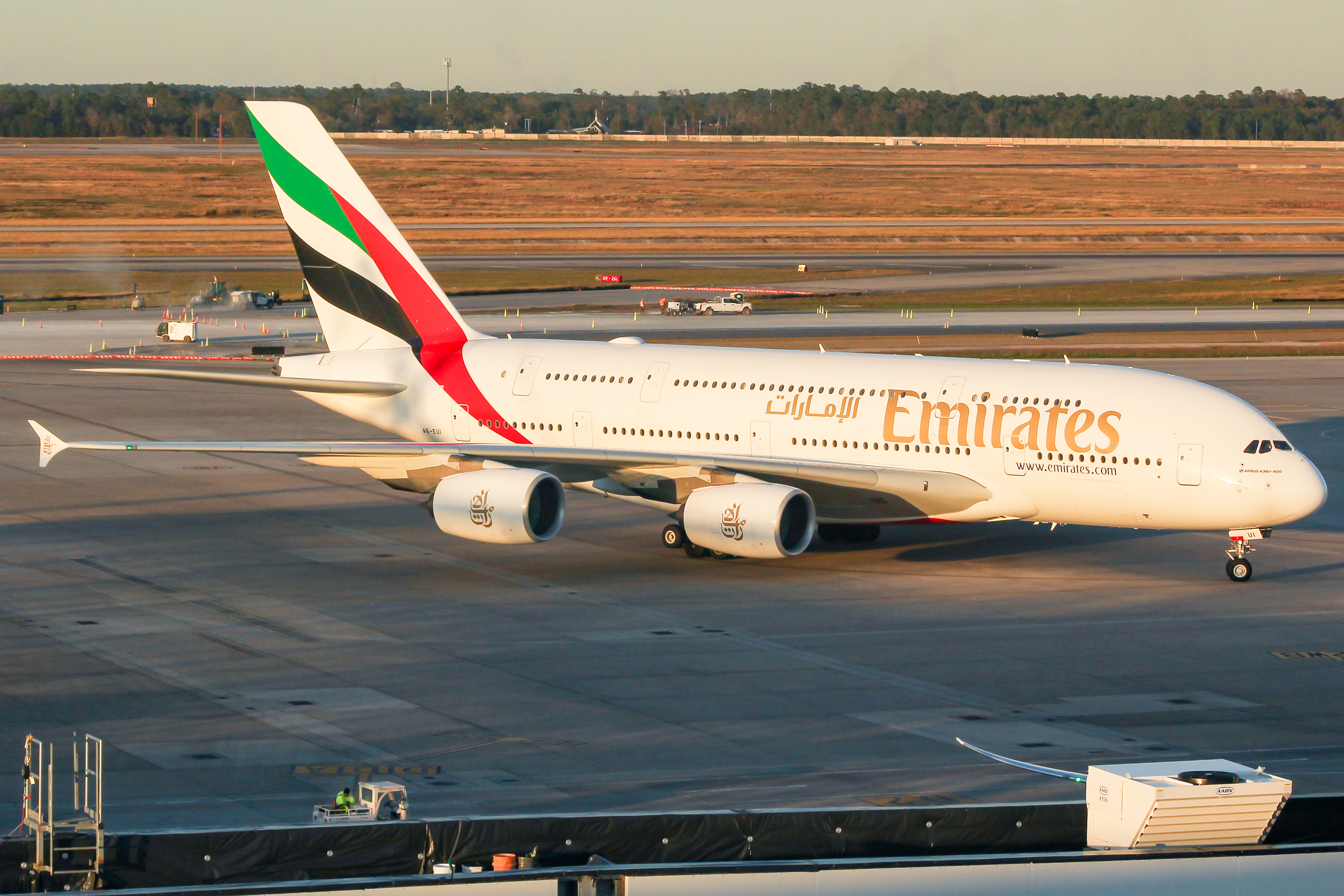 Full size: Emirates Airbus A380-800 A6-EUI  at Houston-George Bush Intercontinental Airport