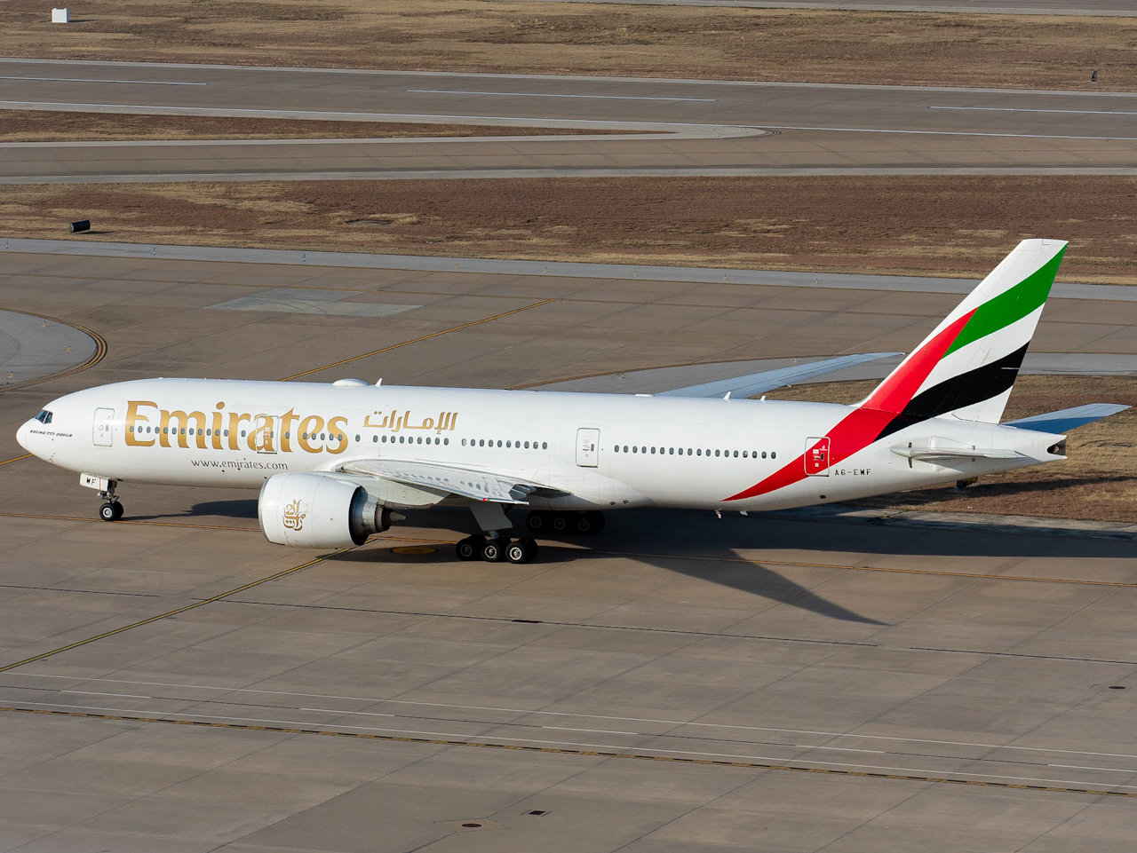 Full size: Emirates Boeing 777-200LR A6-EWF at Dallas-Fort Worth International Airport