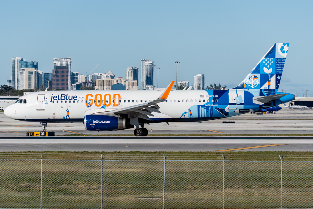 Full size: JetBlue Airways Airbus A320 N809JB at Fort Lauderdale/Hollywood International Airport