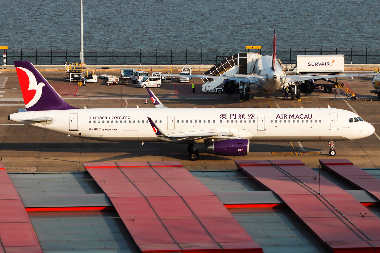 Full size: Air Macau Airbus A321-200 B-MCC at Macau International Airport