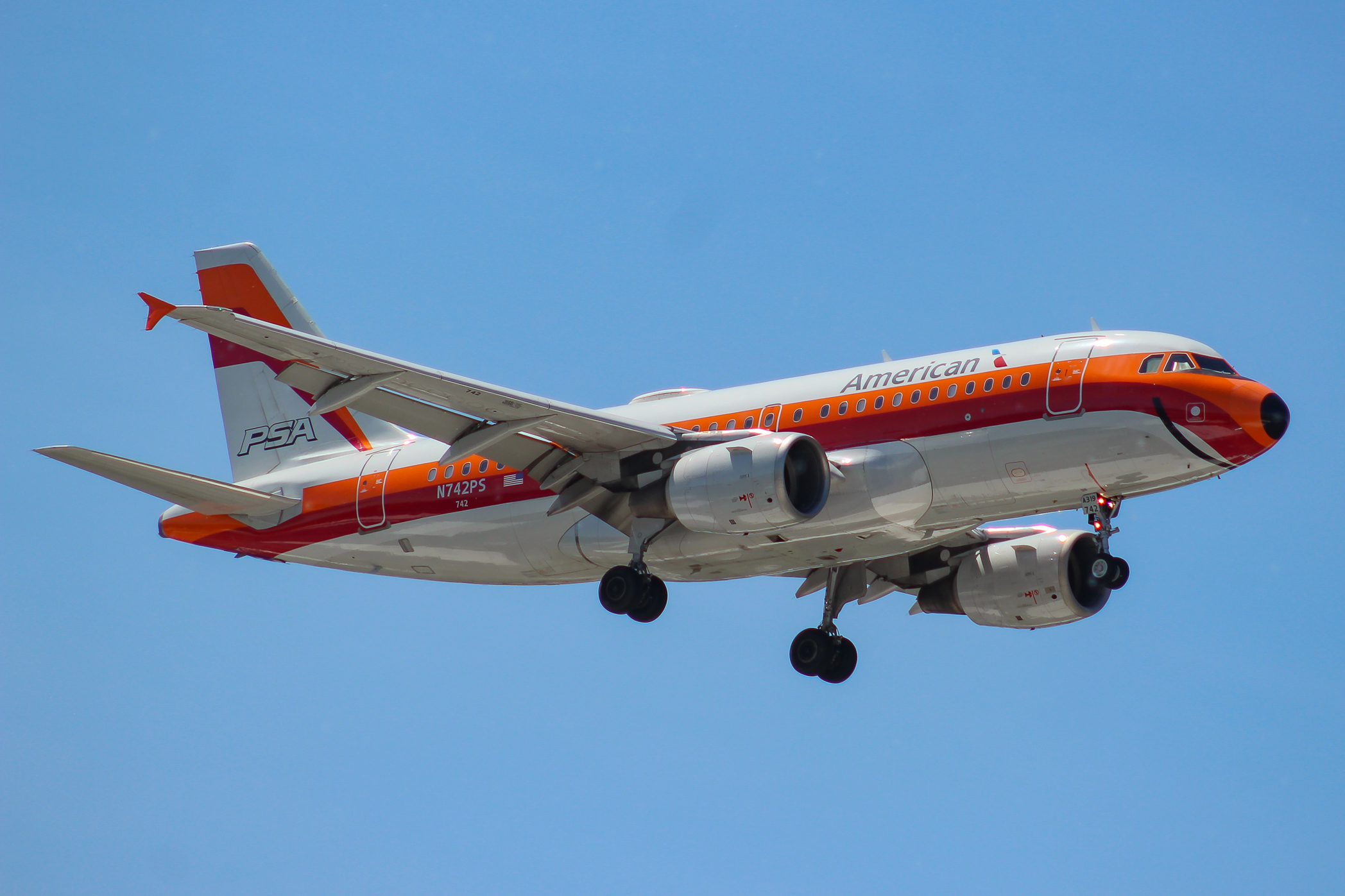 Full size: Psa (American) Airbus A319 N742PS at Seattle-Tacoma International Airport