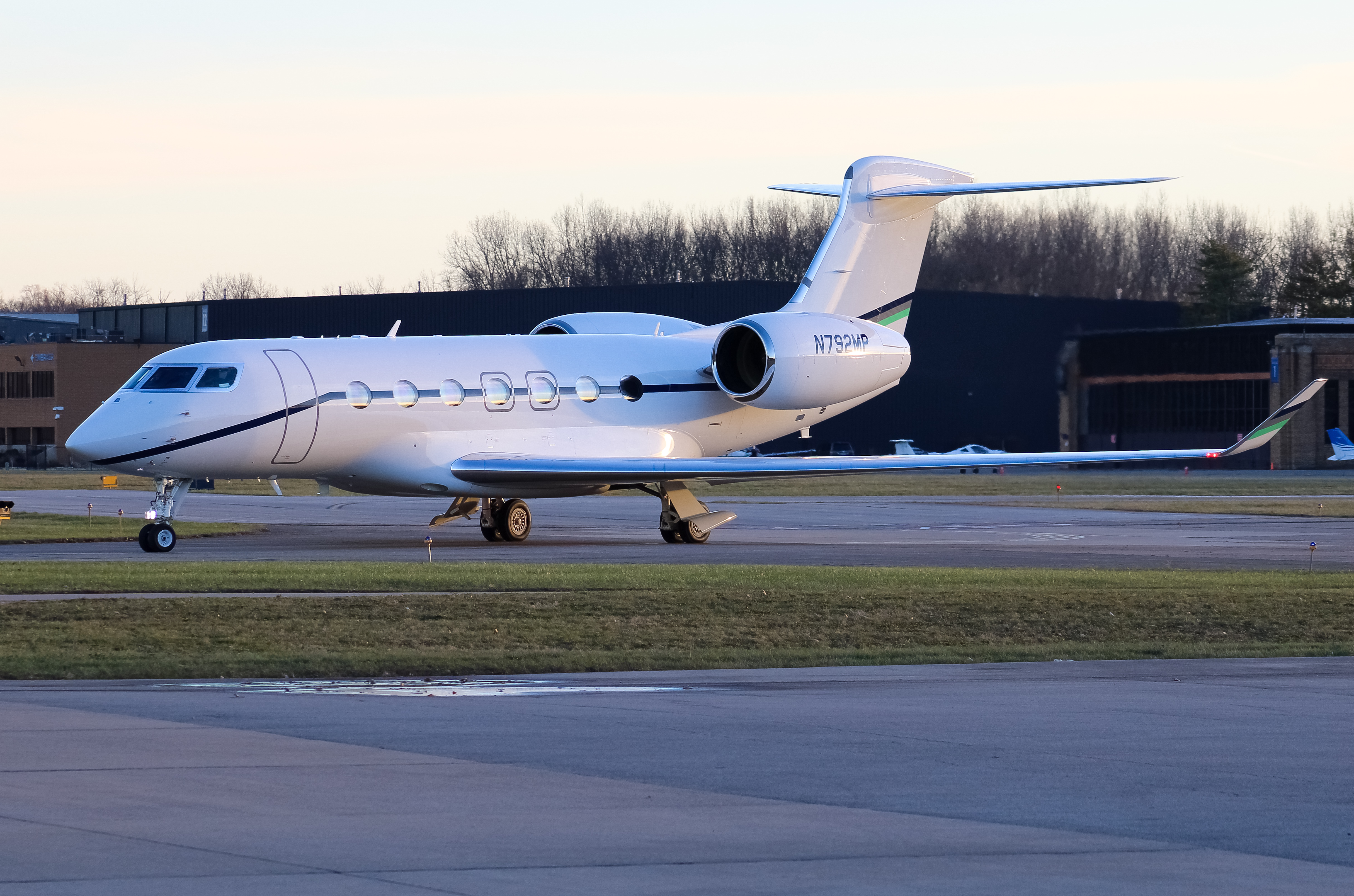 Full size: PRIVATE Gulfstream G500 N792MP at Cincinnati Municipal Airport/Lunken Field