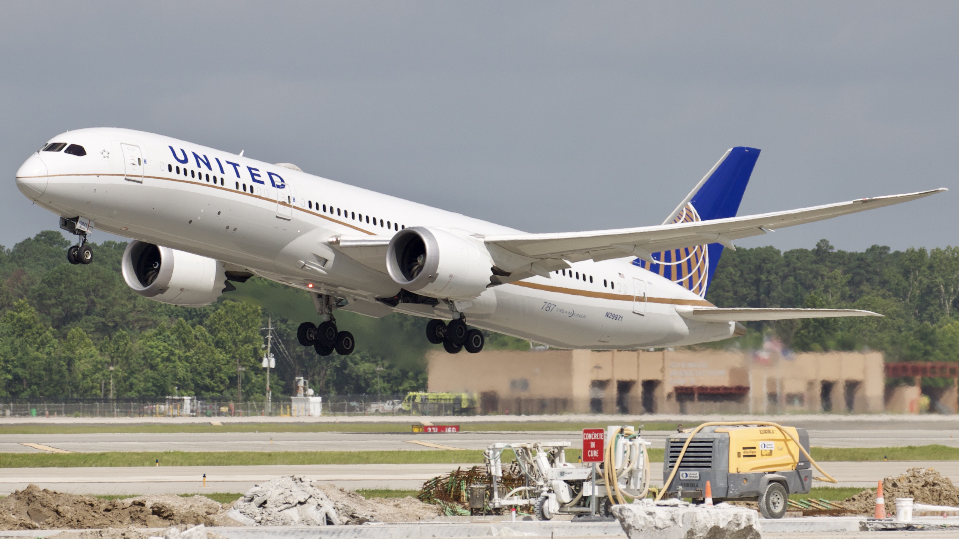 Full size: United Airlines Boeing 787-9 N29971 at Houston-George Bush Intercontinental Airport