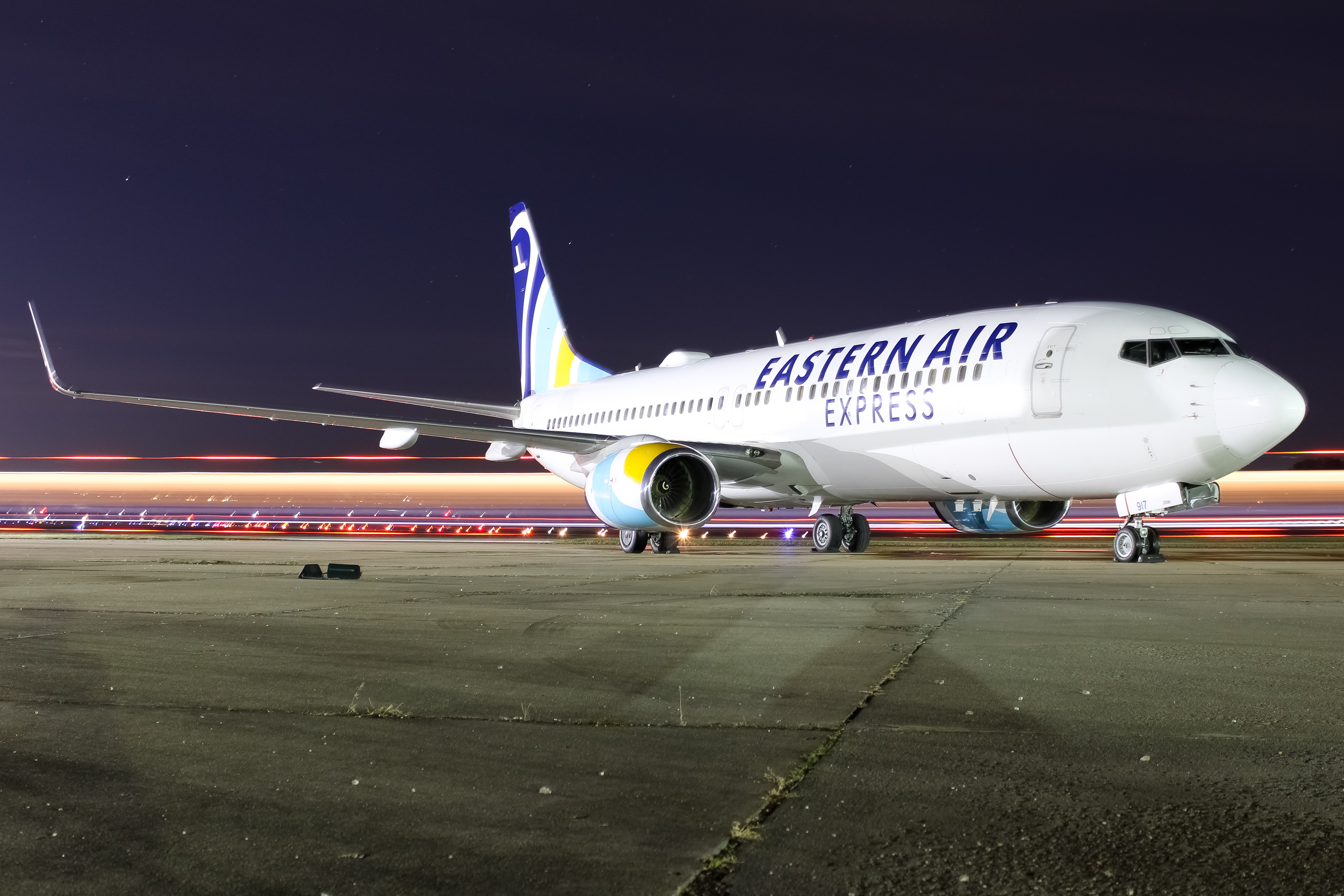 Full size: Eastern Air Express Boeing 737-800 N917XA at Cincinnati Municipal Airport/Lunken Field