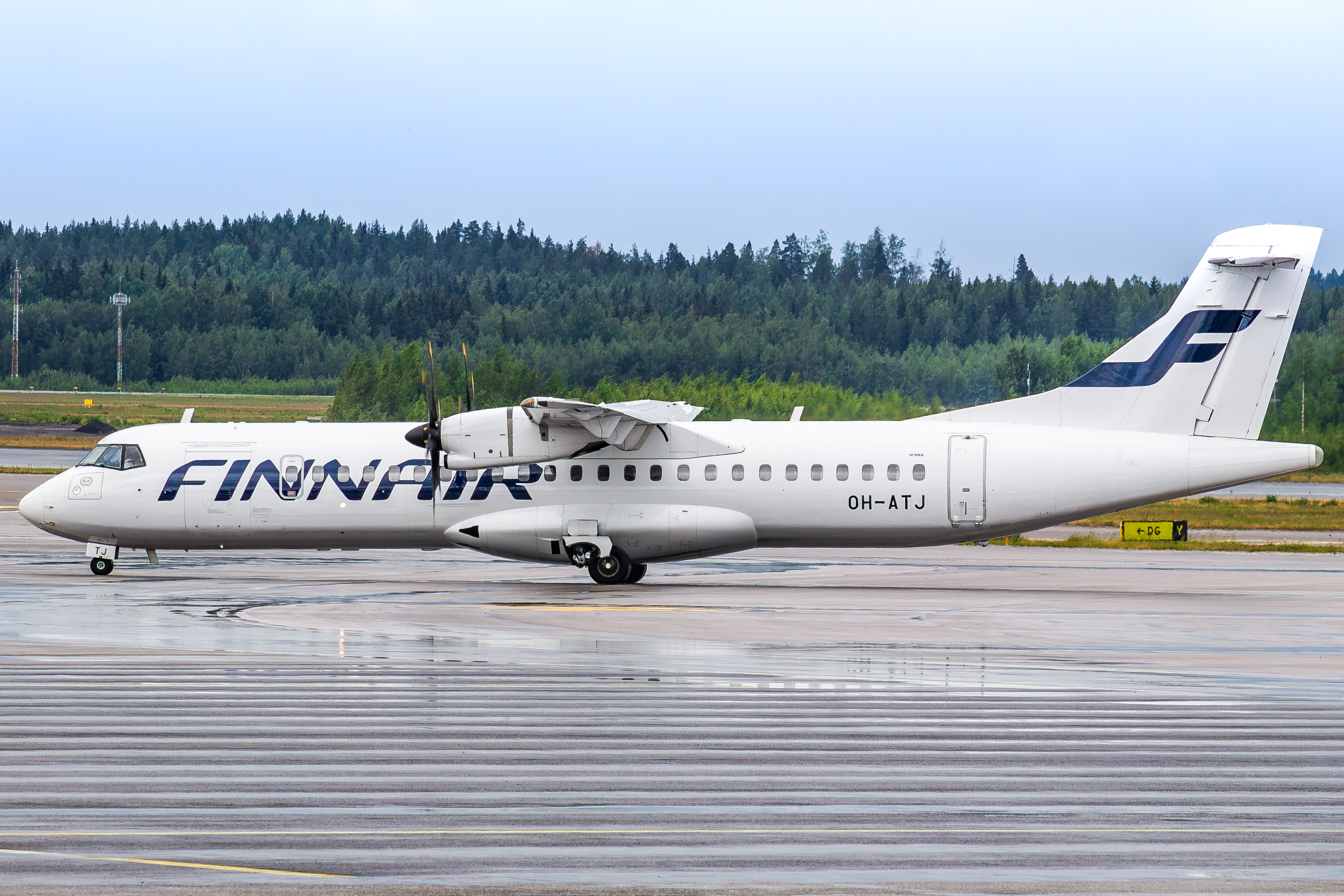 Full size: Finnair ATR 72-500 OH-ATJ at Helsinki Vantaa Airport