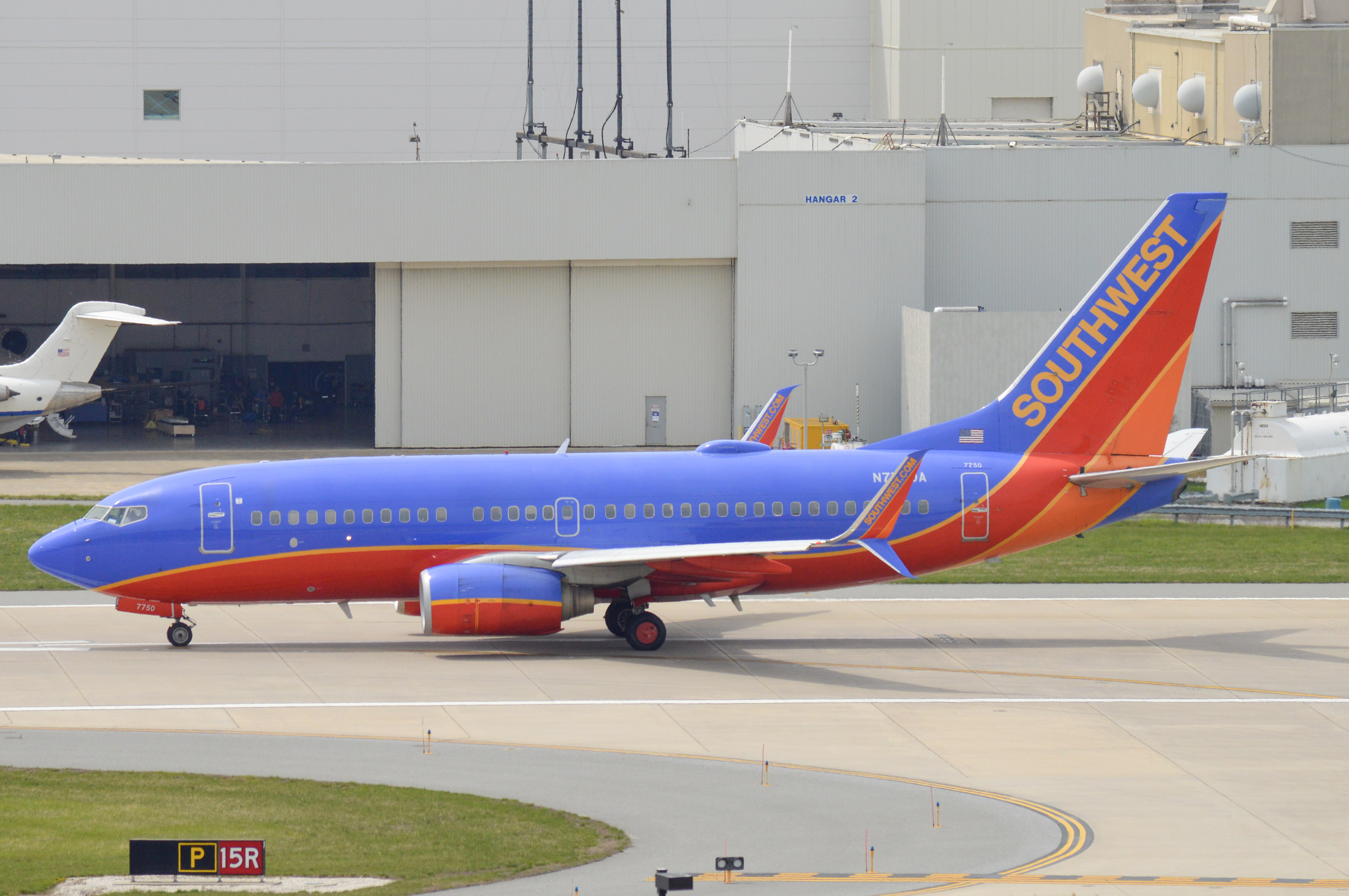 Full size: Southwest Airlines Boeing 737-700 N7750A at Baltimore/Washington International Thurgood Marshall Airport