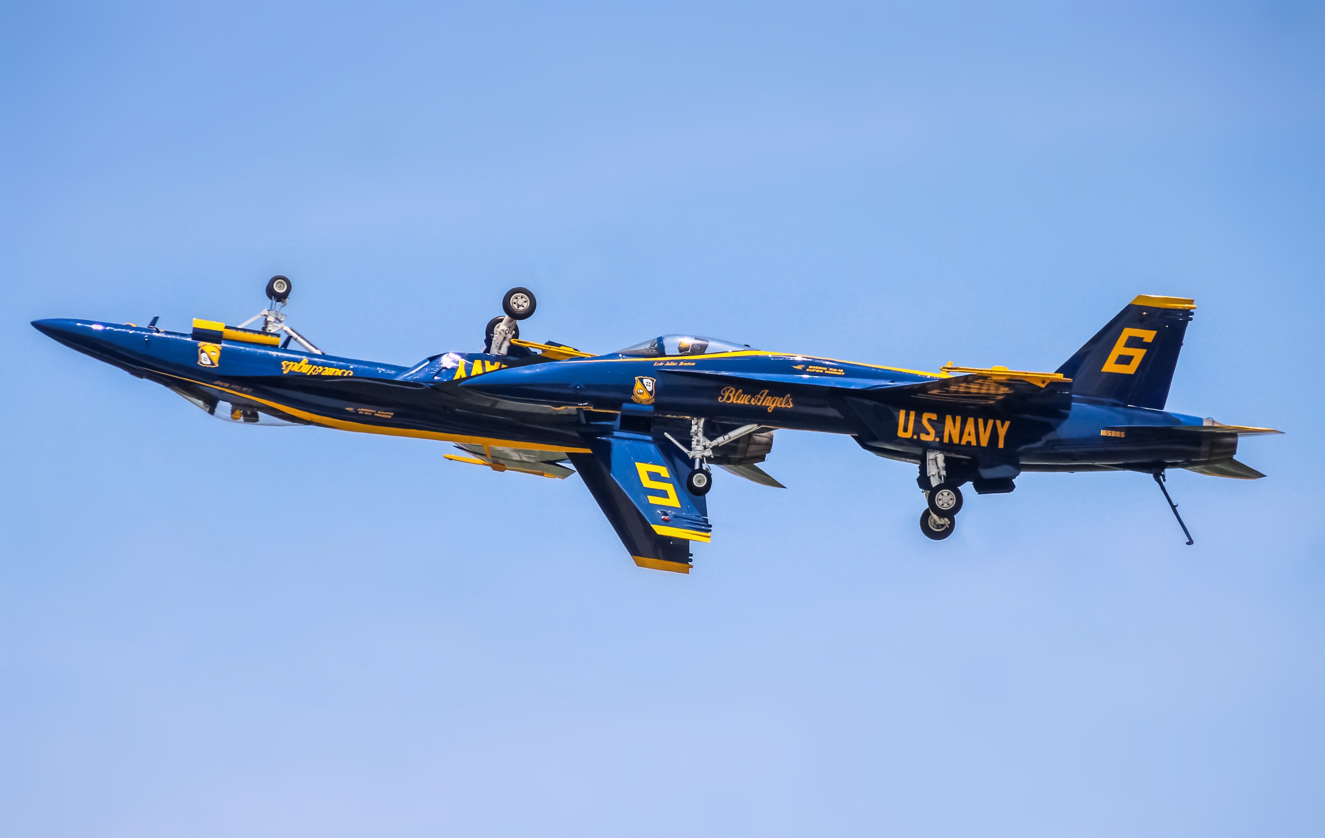 Full size: USN - United States Navy Boeing F/A-18E Super Hornet 165685 at Dover Air Force Base