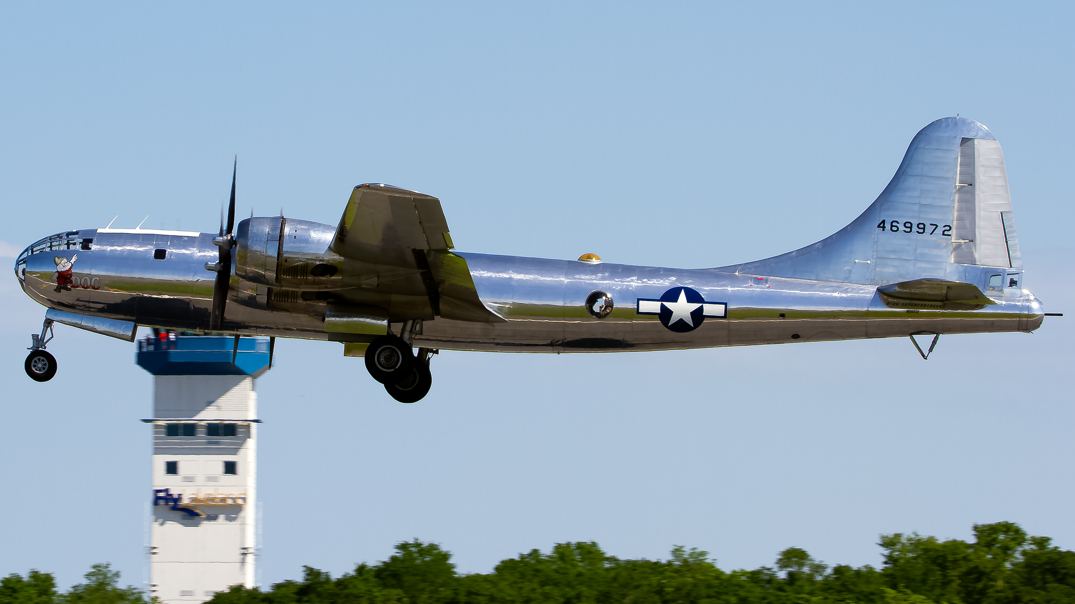 Full size: PRIVATE Boeing B-29 SuperFortress N69972 at Lakeland Linder International Airport