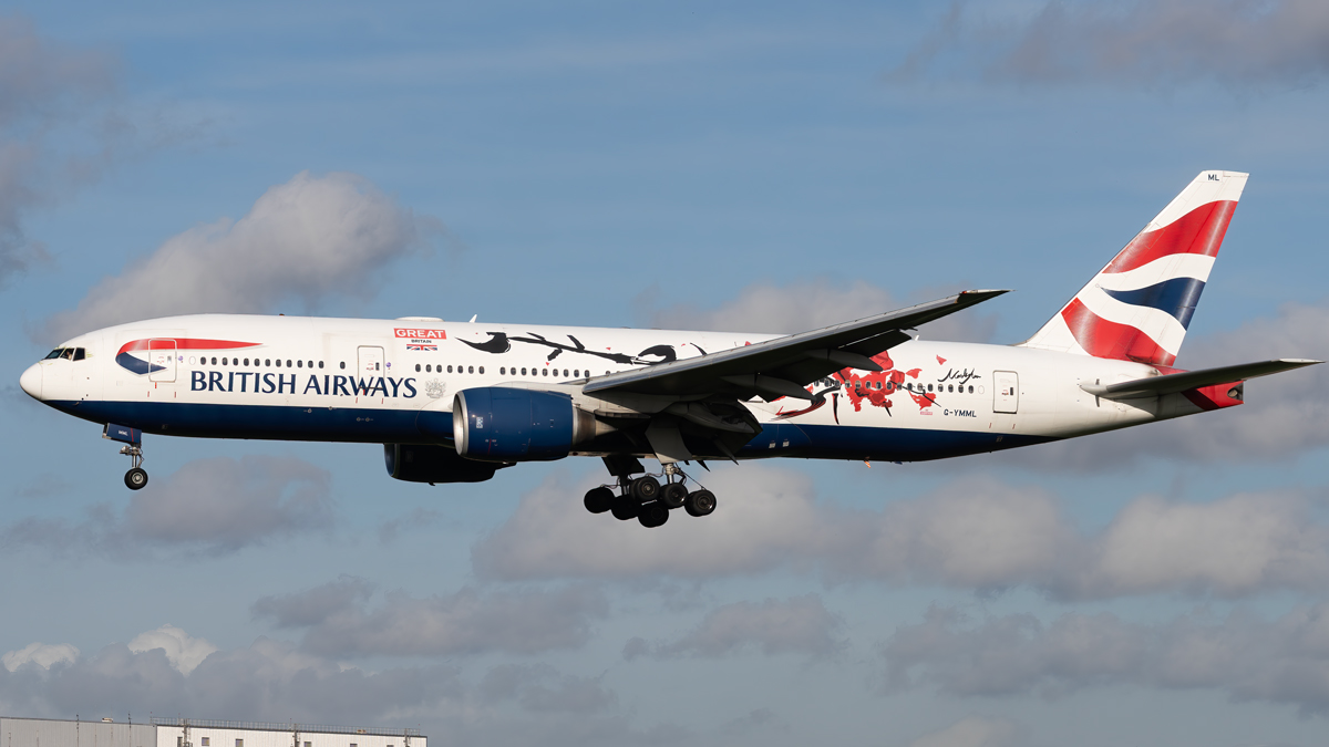 Full size: British Airways Boeing 777-200ER G-YMML at London Heathrow International Airport