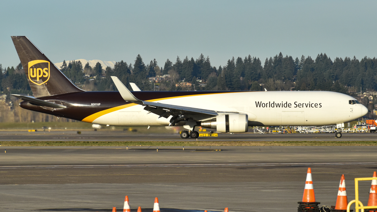 Full size: United Parcel Service Boeing 767-300F N301UP at Portland International Airport