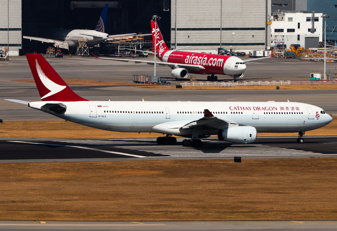 Full size: Cathay Dragon Airbus A330-300 B-HLE at Hong Kong International Airport