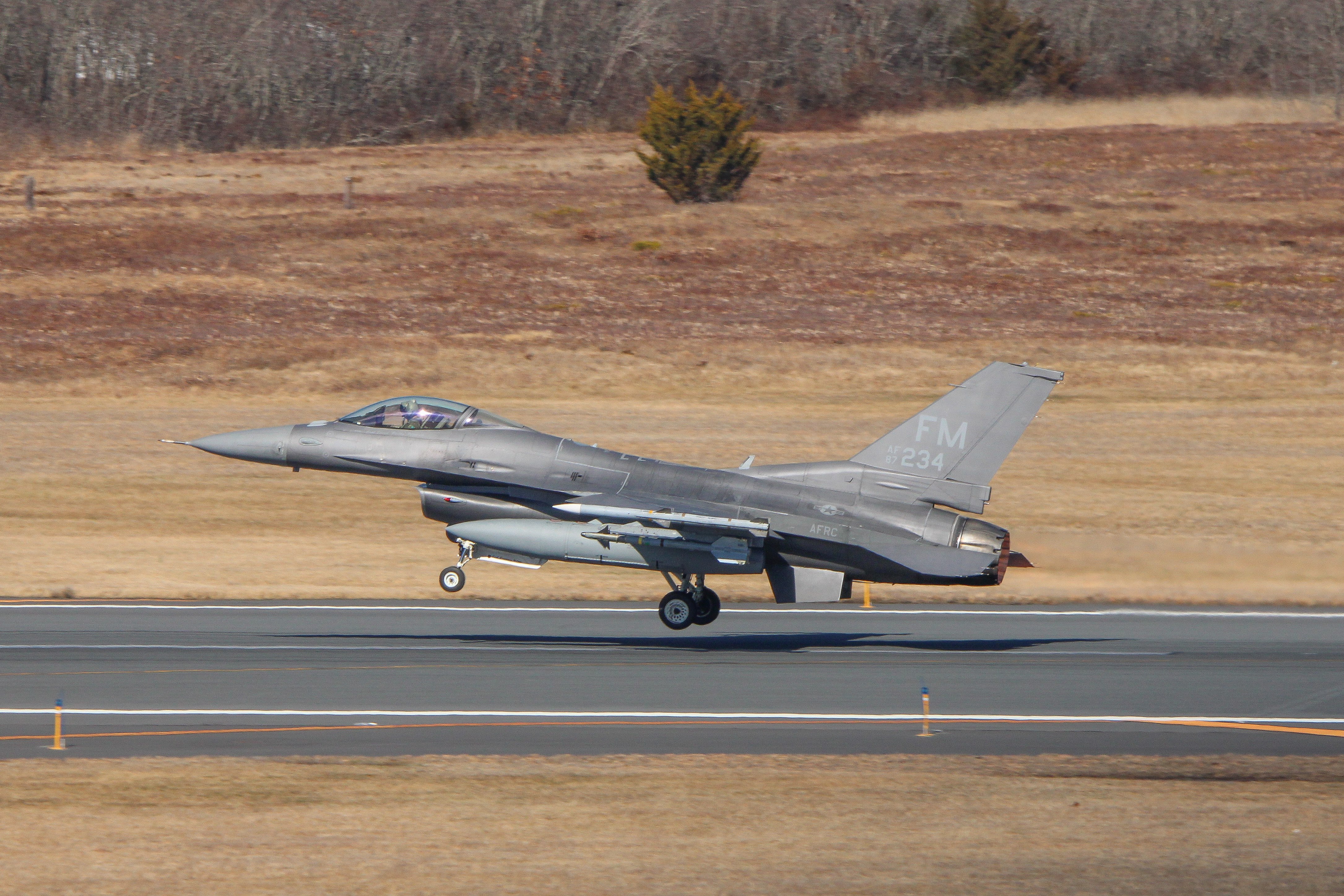 Full size: USAF - United States Air Force General Dynamics F-16 Fighting Falcon 87-0234 at Atlantic City International Airport