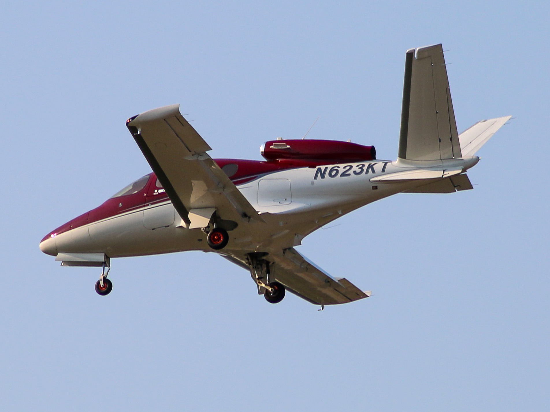 Full size: PRIVATE Cirrus SF-50 Vision N623KT at Baltimore/Washington International Thurgood Marshall Airport