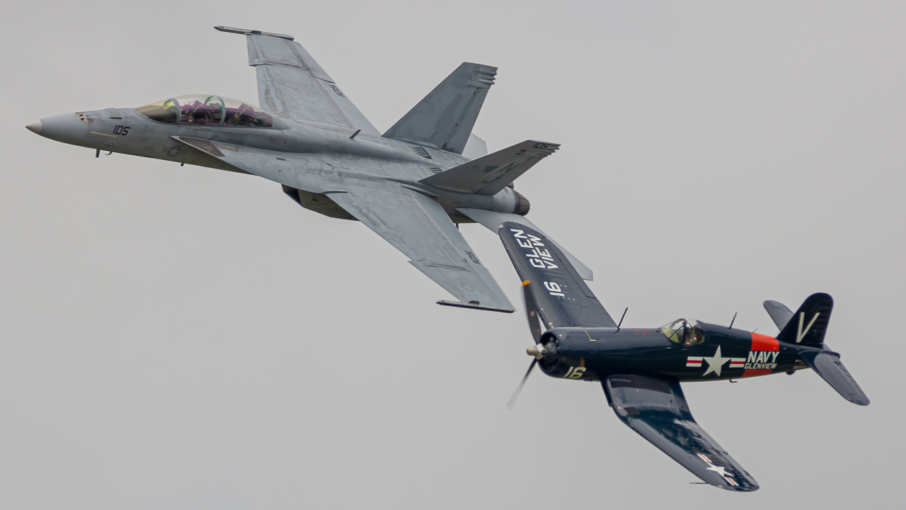 Full size: PRIVATE Goodyear FG-1D Corsair NX194G at James M Cox Dayton International Airport