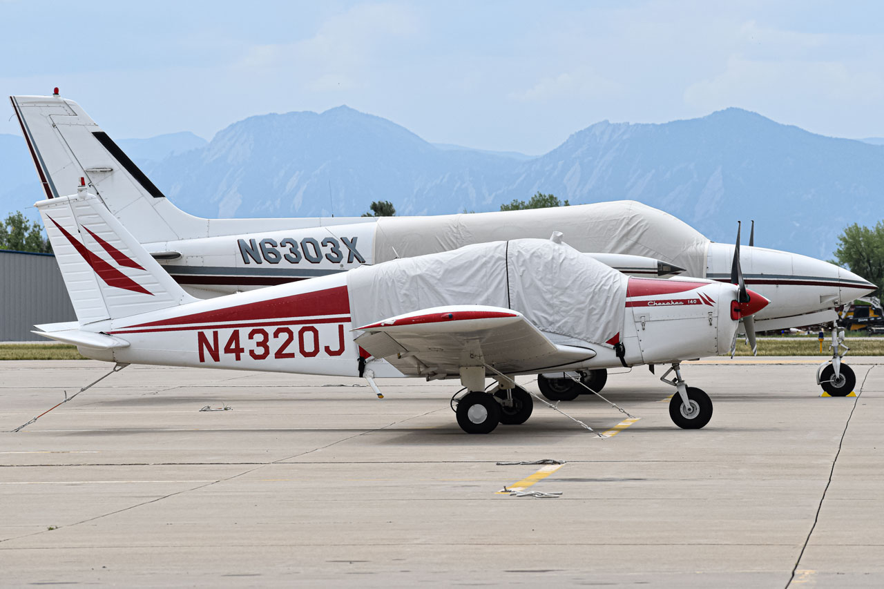 Full size: PRIVATE Piper 28 Cherokee N4320J at Vance Brand Airport