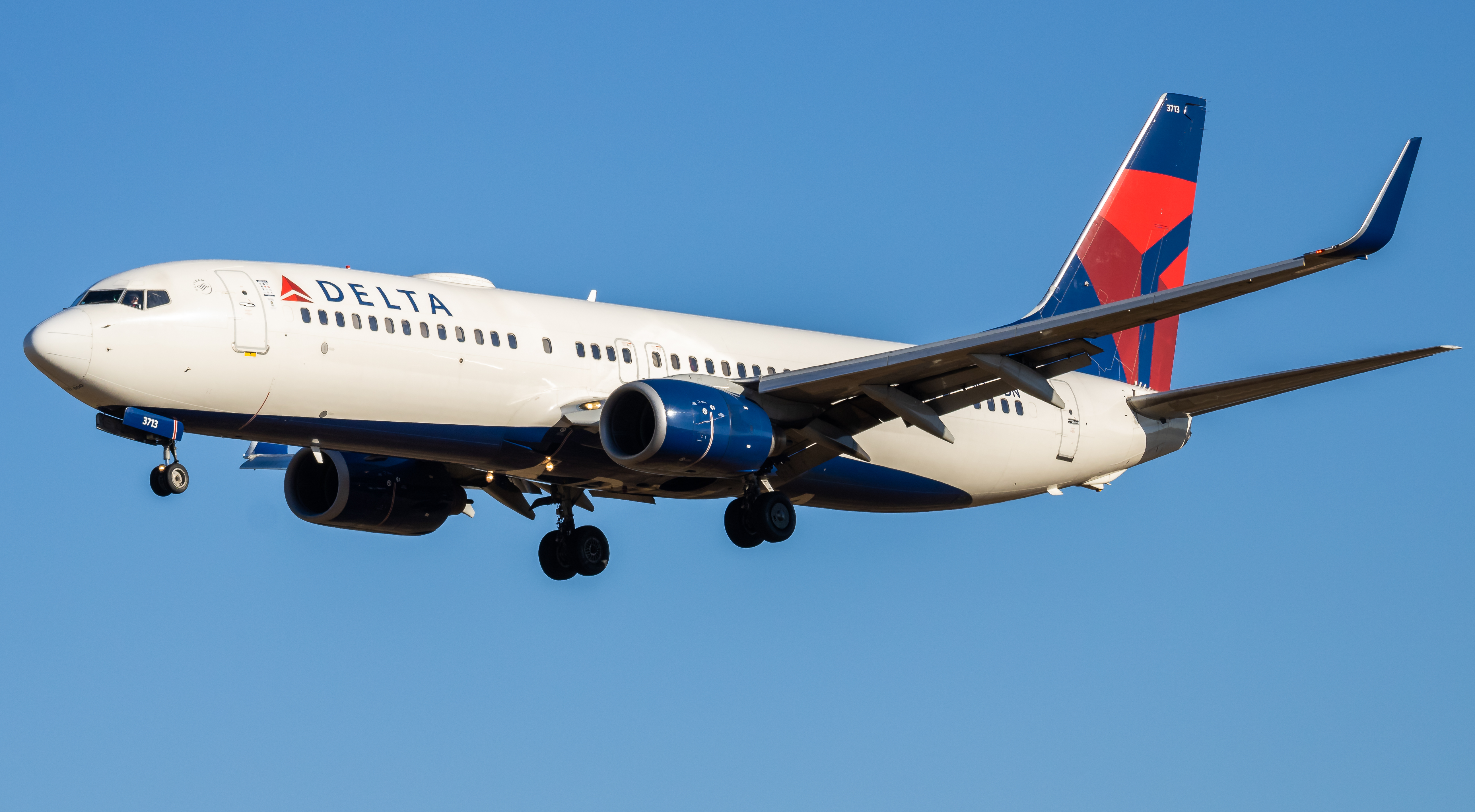 Full size: Delta Airlines Boeing 737-800 N383DN at Baltimore/Washington International Thurgood Marshall Airport