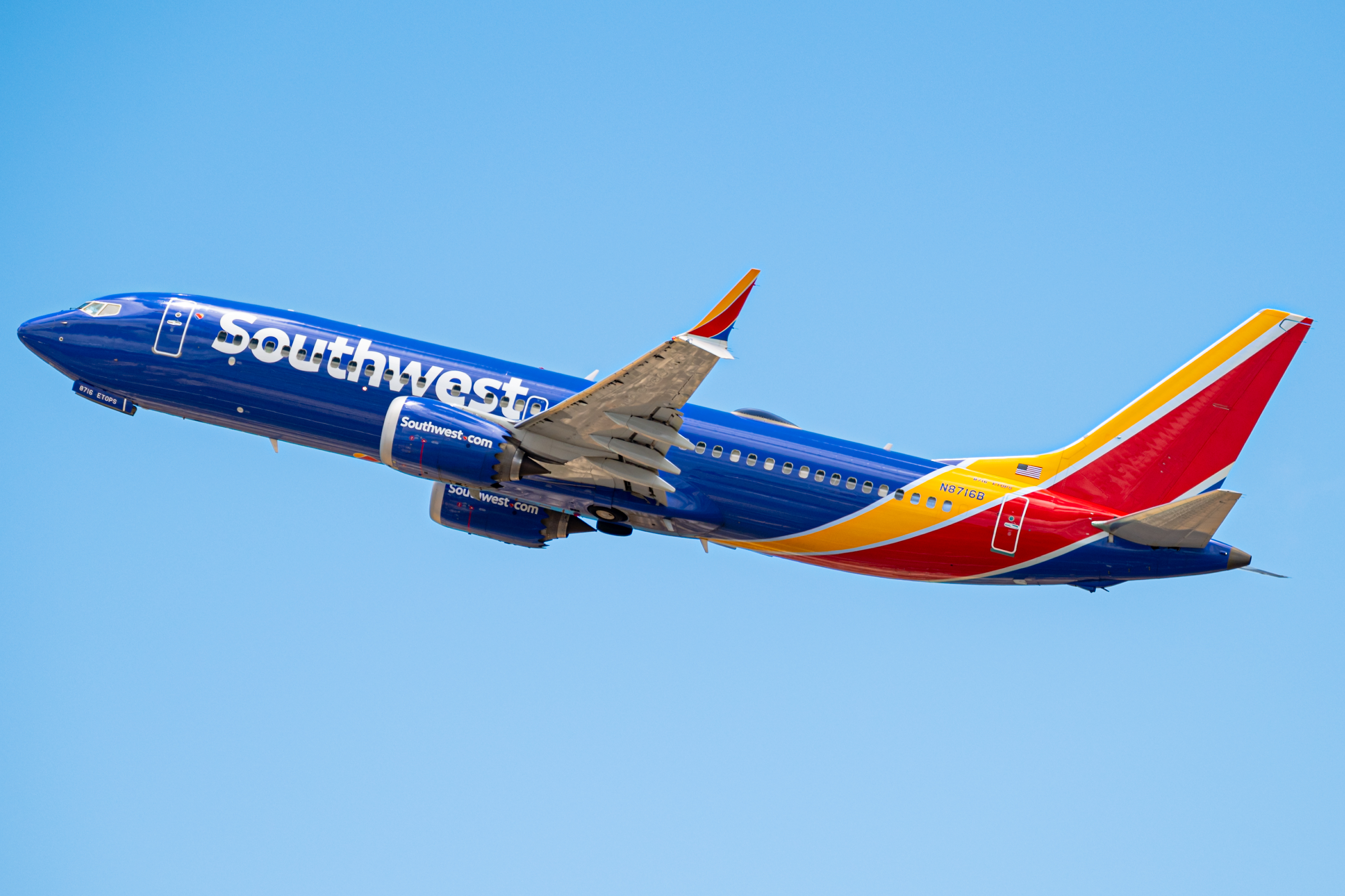 Full size: Southwest Airlines Boeing 737 MAX 8 N8716B at Daniel K Inouye International Airport