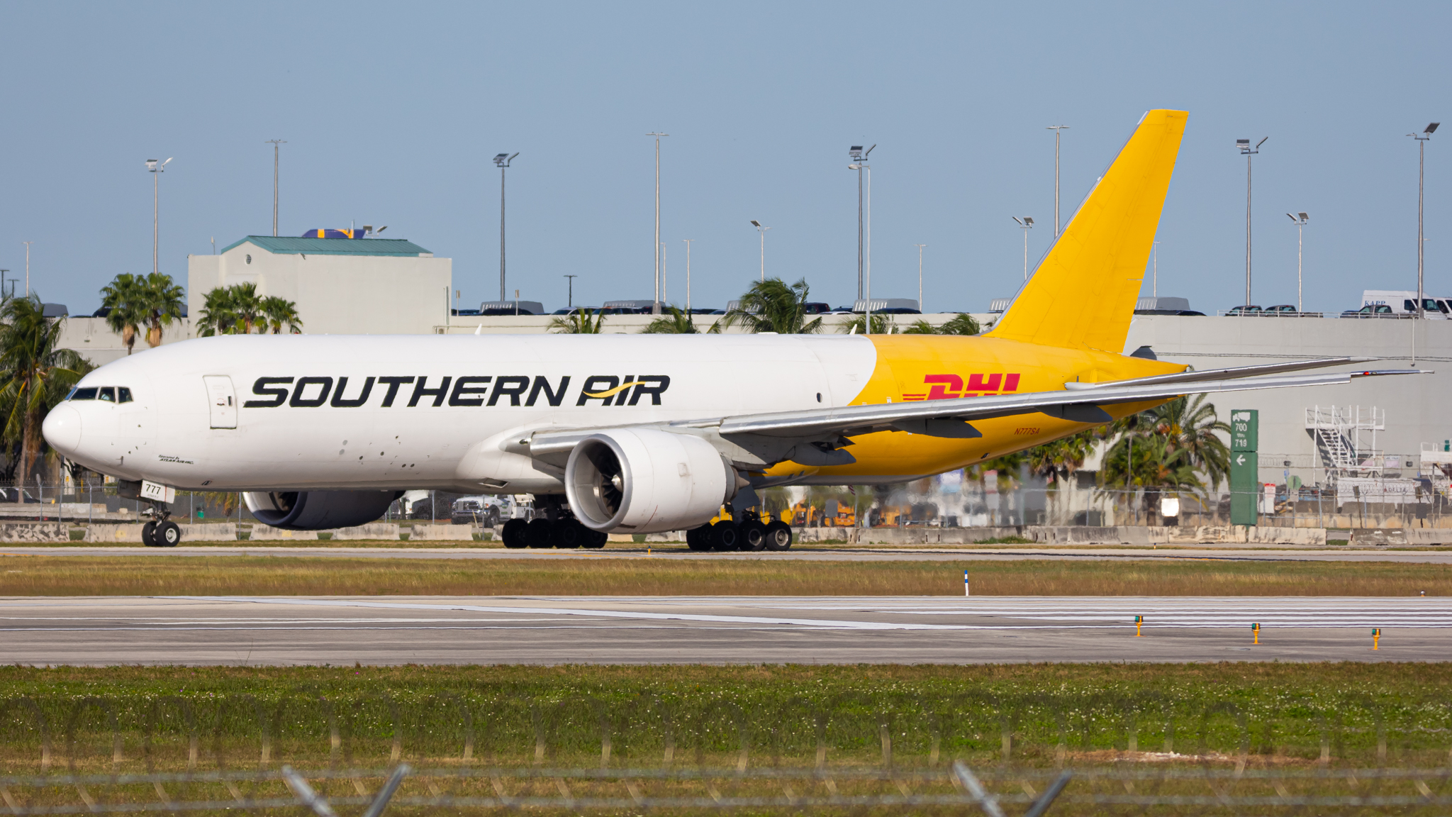 Full size: Southern Air Cargo Boeing 777-F N777SA at Miami International Airport