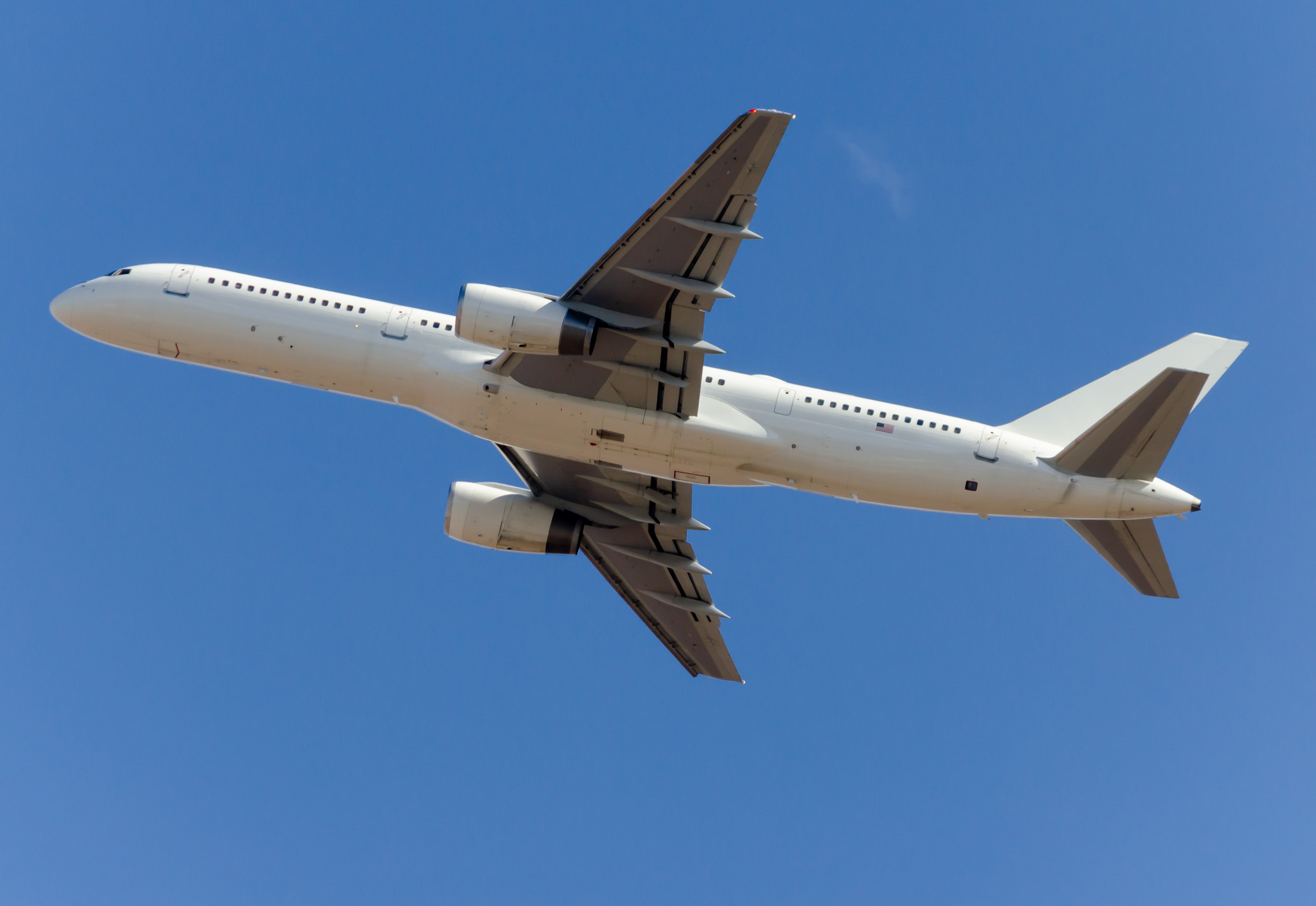 Full size: USAF - United States Air Force Boeing C-32B 00-9001 at Atlantic City International Airport