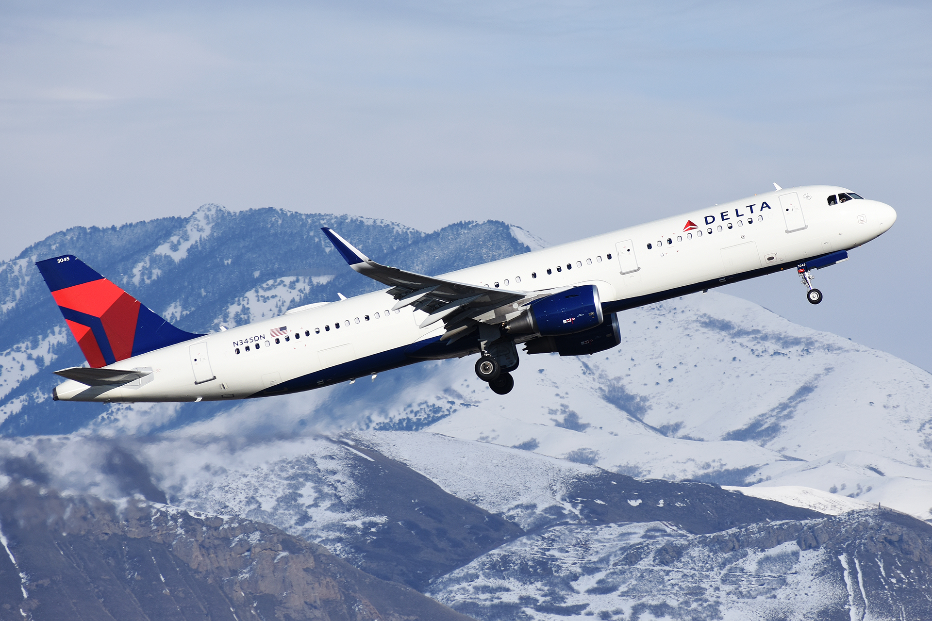 Full size: Delta Airlines Airbus A321-200 N345DN at Salt Lake City International Airport