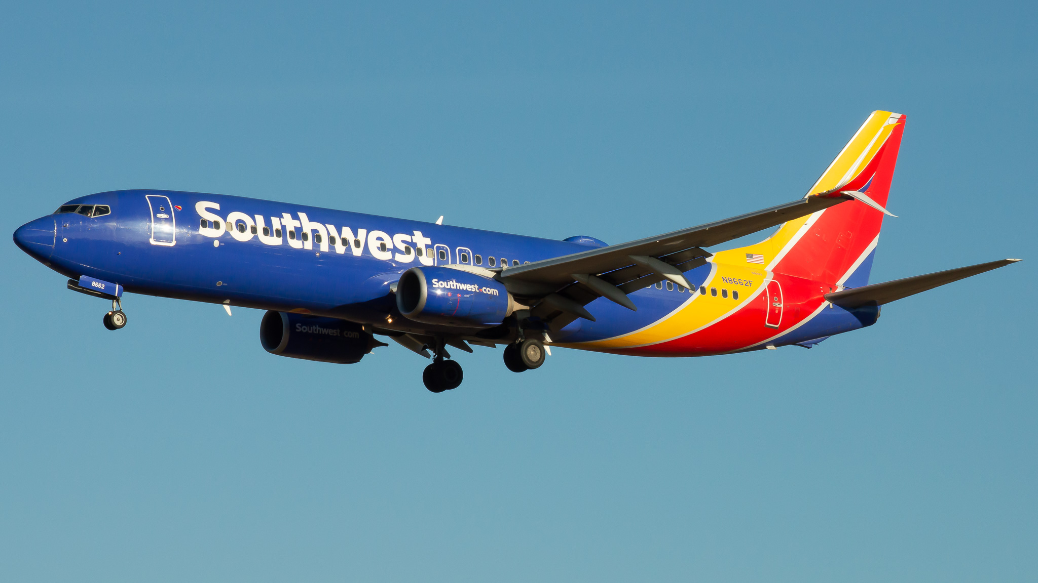 Full size: Southwest Airlines Boeing 737-800 N8662F at Baltimore/Washington International Thurgood Marshall Airport