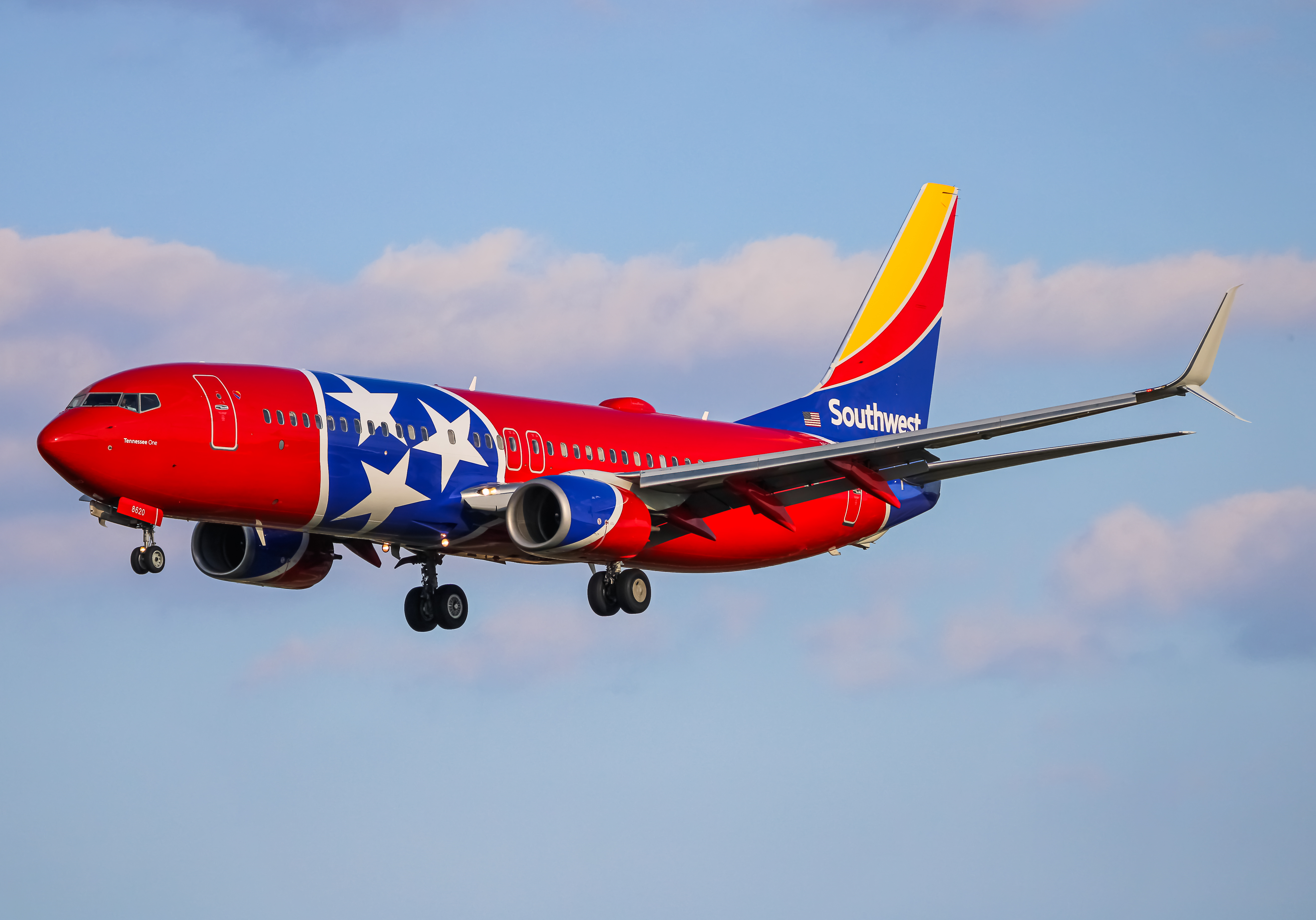 Full size: Southwest Airlines Boeing 737-800 N8620H at Baltimore/Washington International Thurgood Marshall Airport