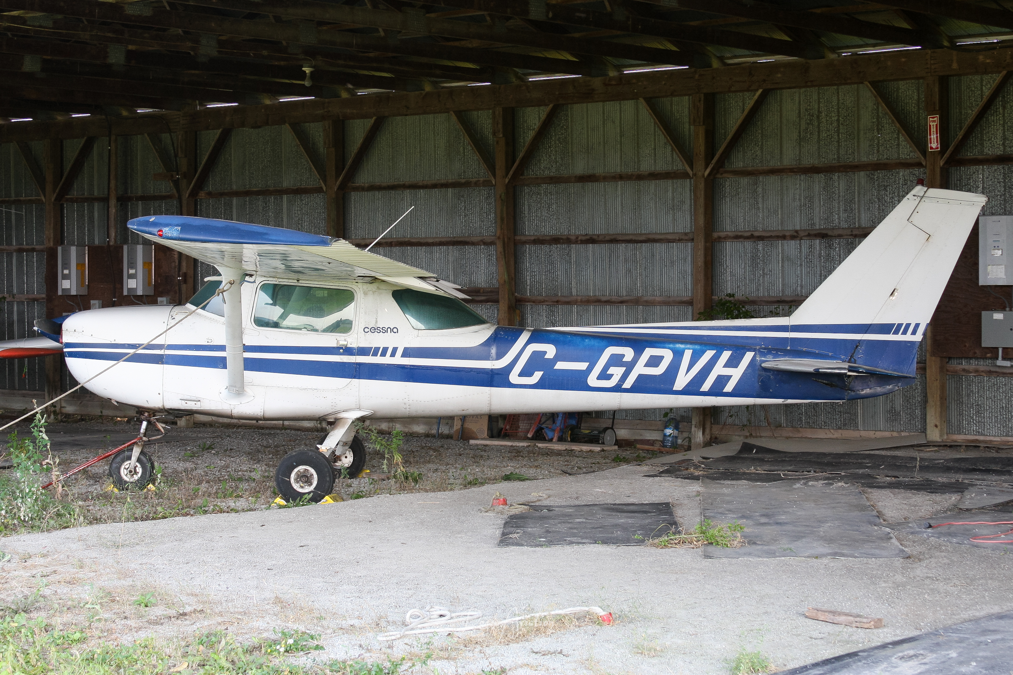 Full size: PRIVATE Cessna 152 C-GPVH at 