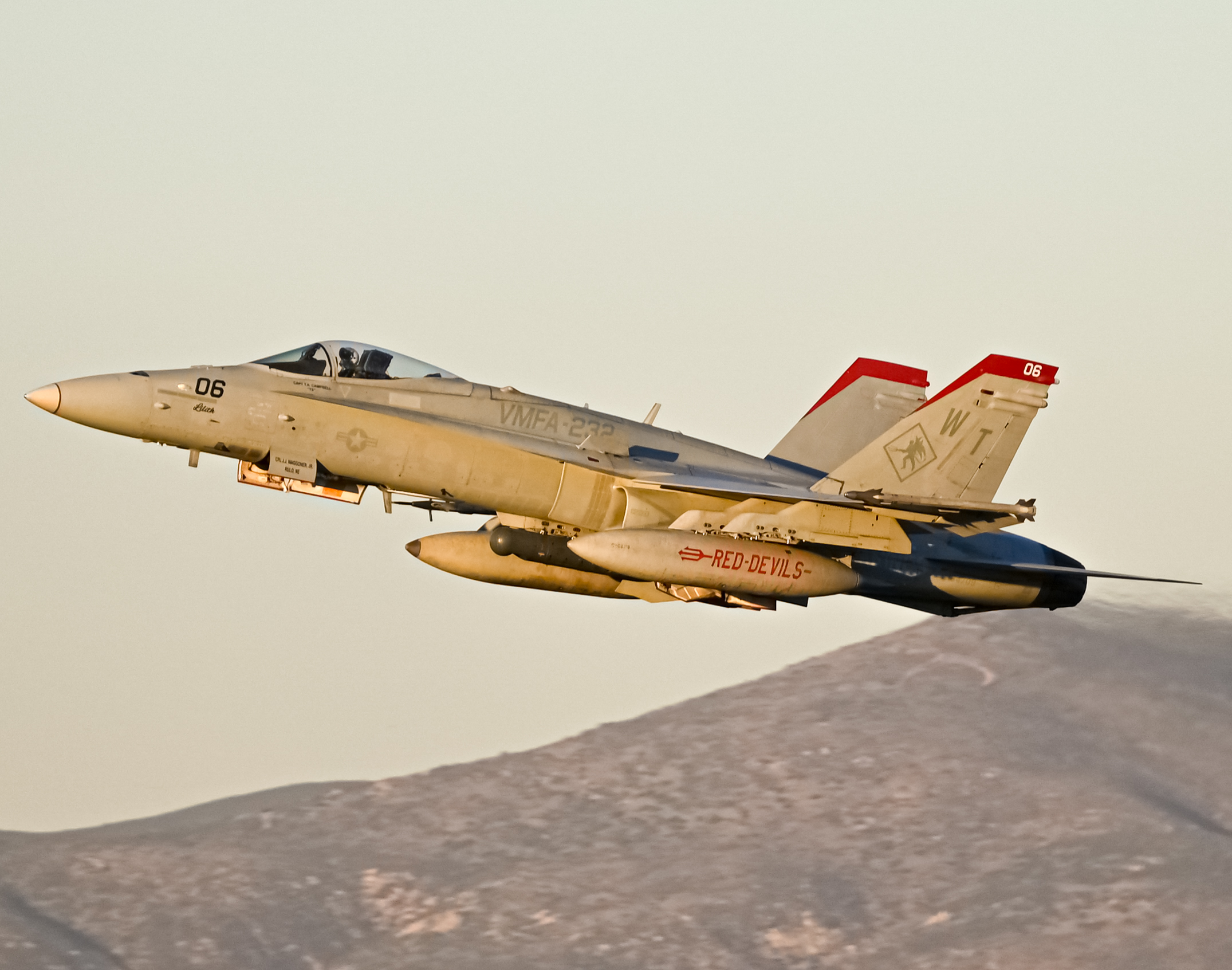 Full size: USMC - United States Marine Corp McDonnel Douglas F/A-18 Hornet 164709 at Brown Field Municipal Airport