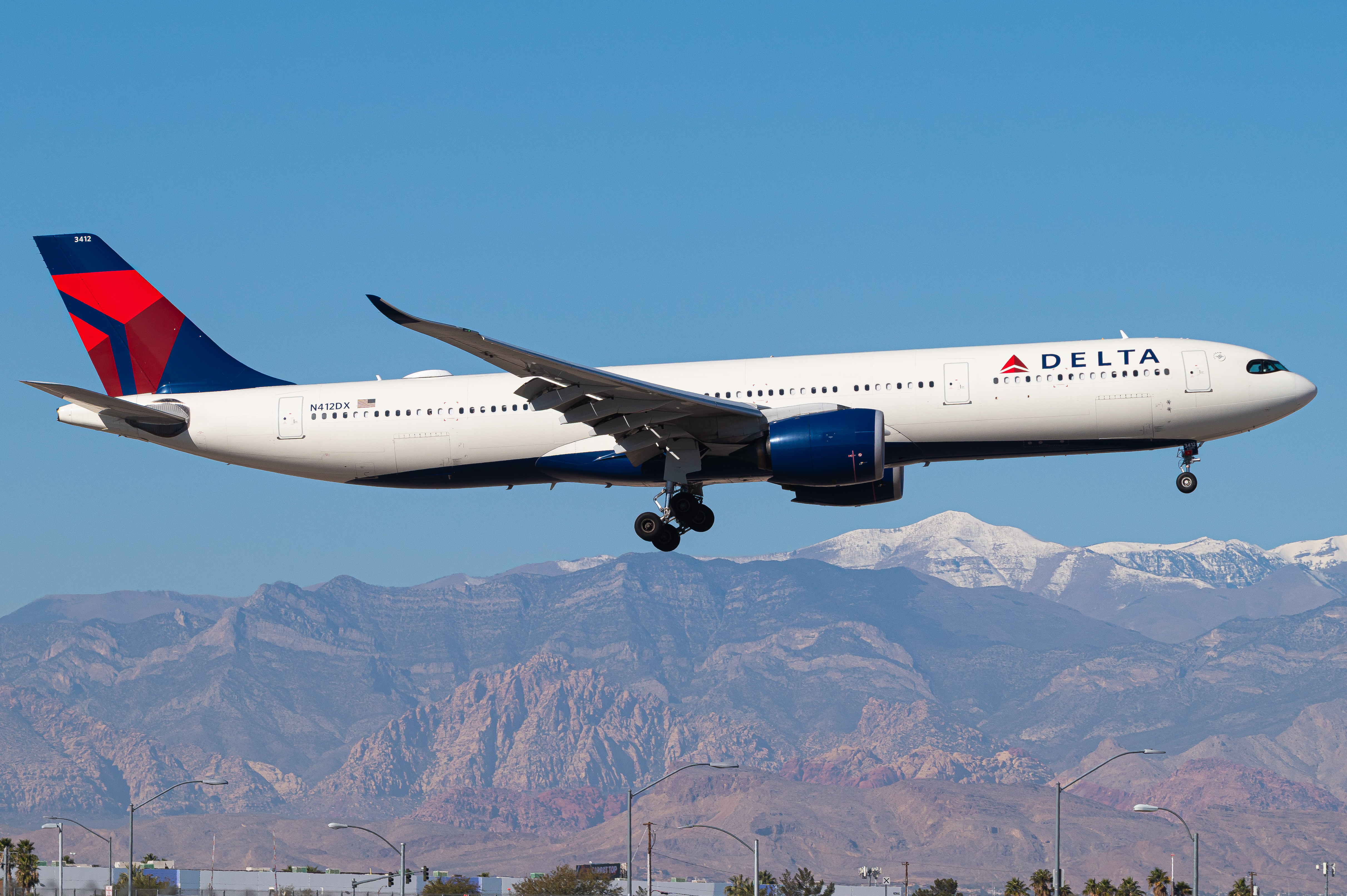 Full size: Delta Airlines Airbus A330-900 N412DX at Harry Reid International Airport