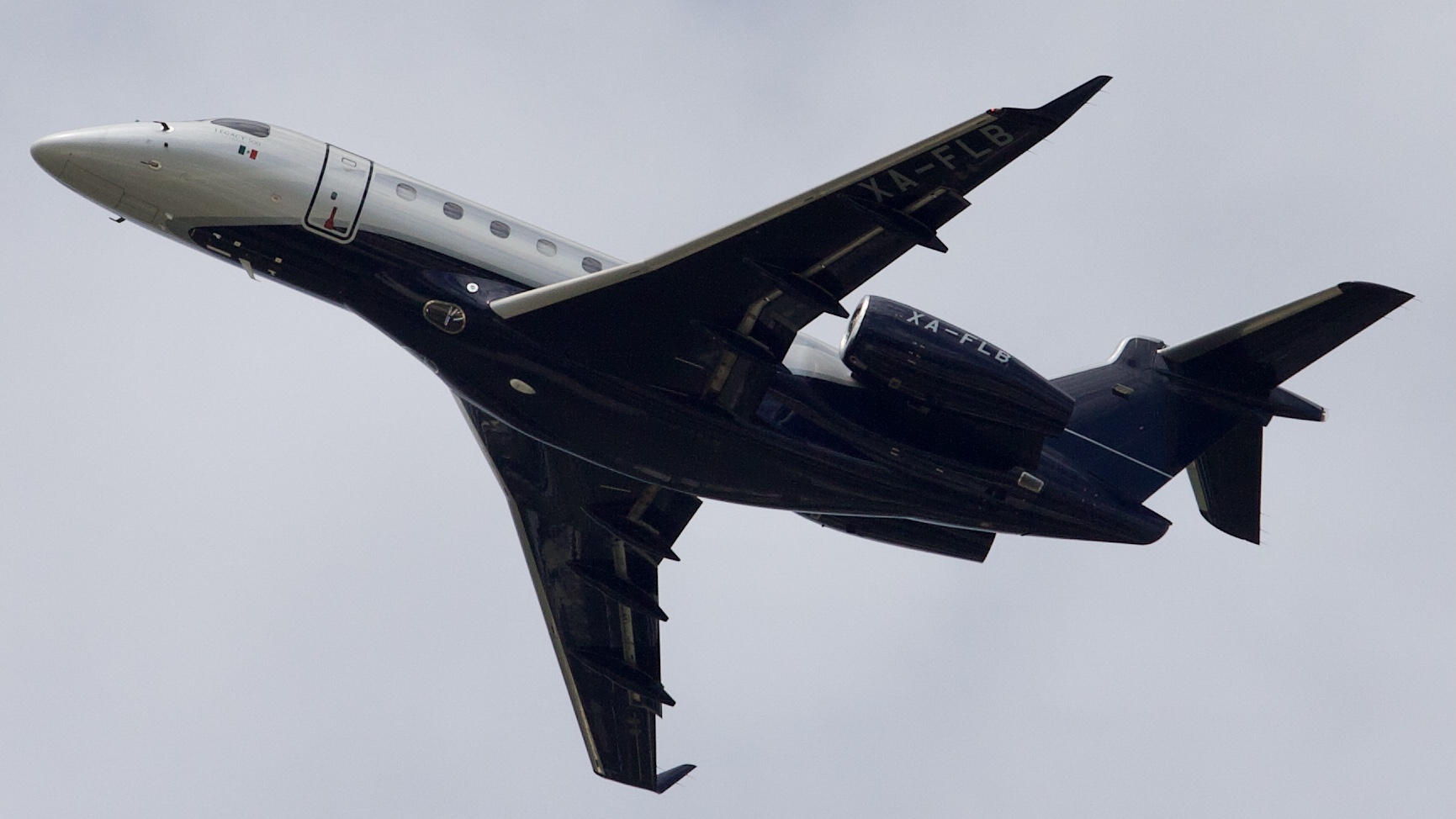 Full size: PRIVATE Embraer Legacy 500 XA-FLB at Houston-George Bush Intercontinental Airport
