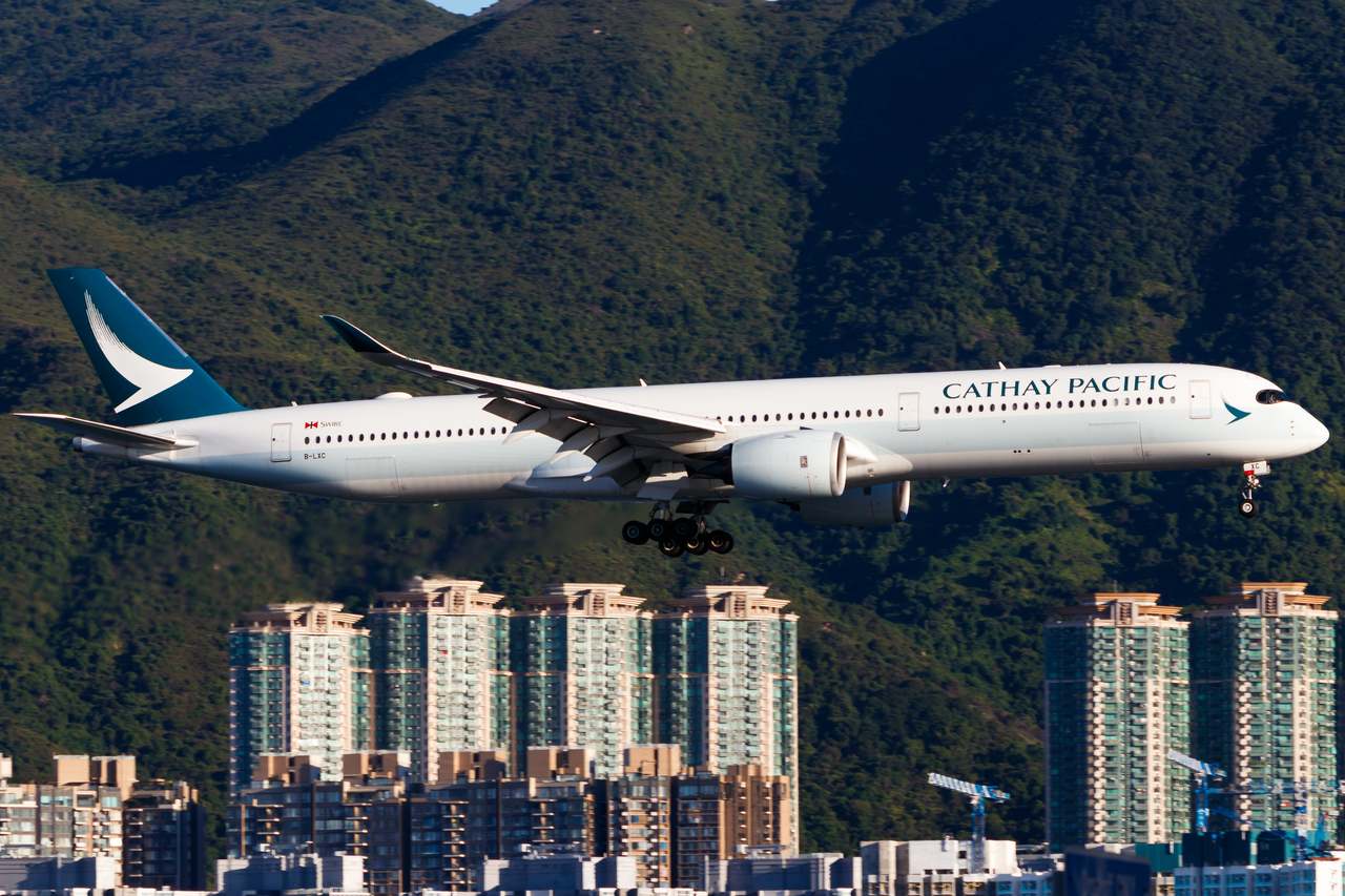 Full size: Cathay Pacific Airbus A350-1000 B-LXC at Hong Kong International Airport