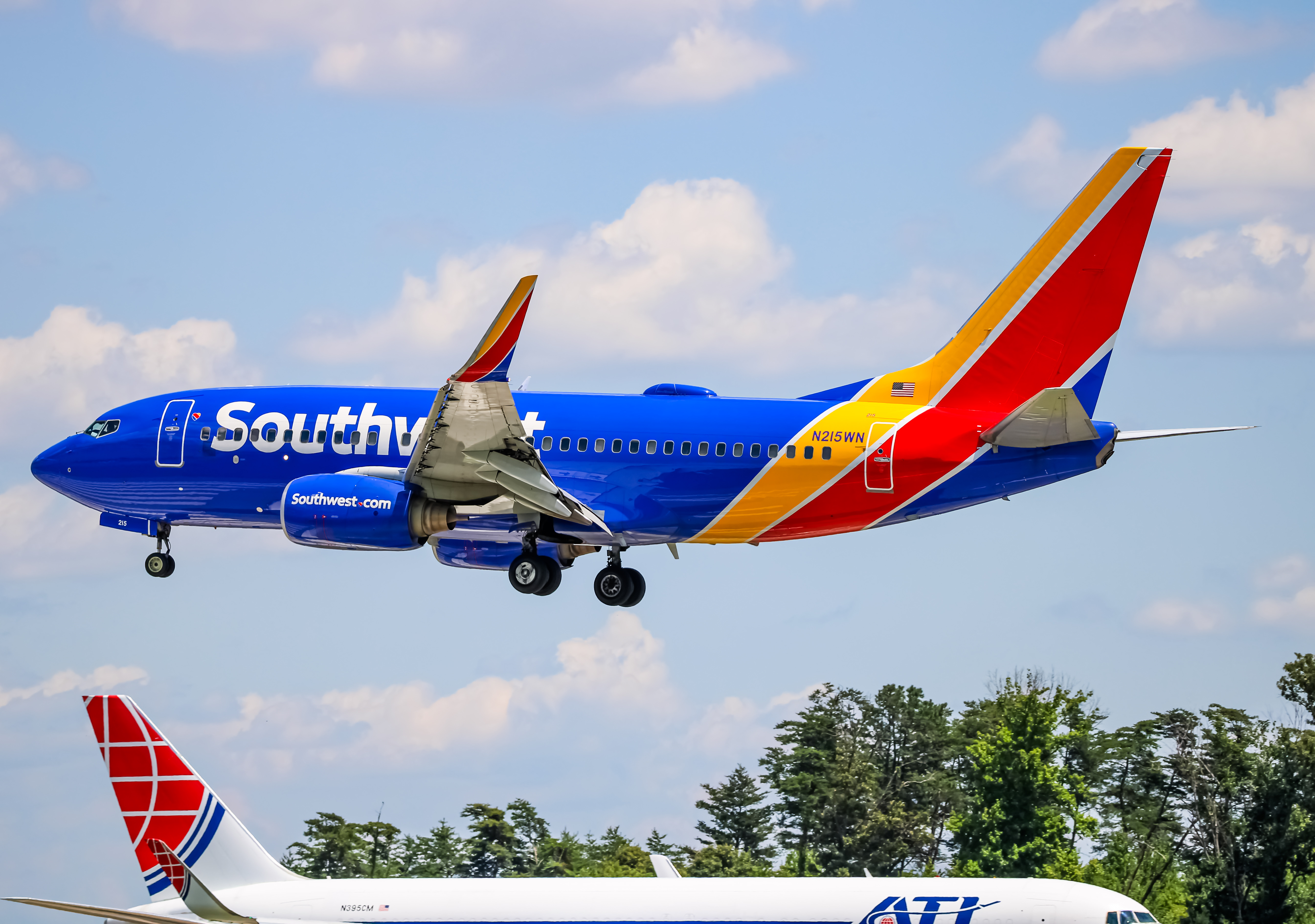 Full size: Southwest Airlines Boeing 737-700 N215WN at Baltimore/Washington International Thurgood Marshall Airport