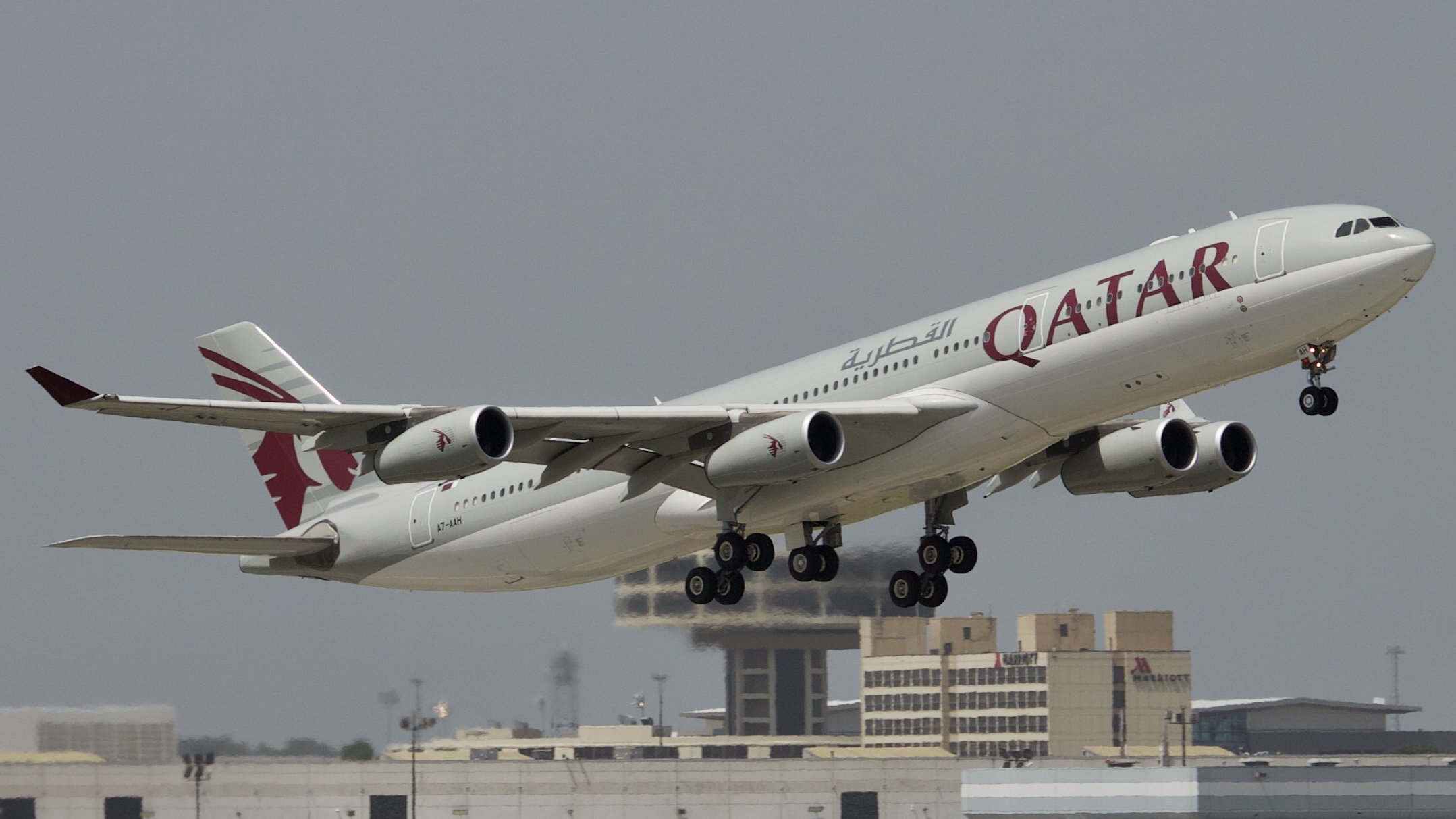 Full size: Qatar Airways Amiri Flight Airbus A340-300 A7-AAH at Houston-George Bush Intercontinental Airport