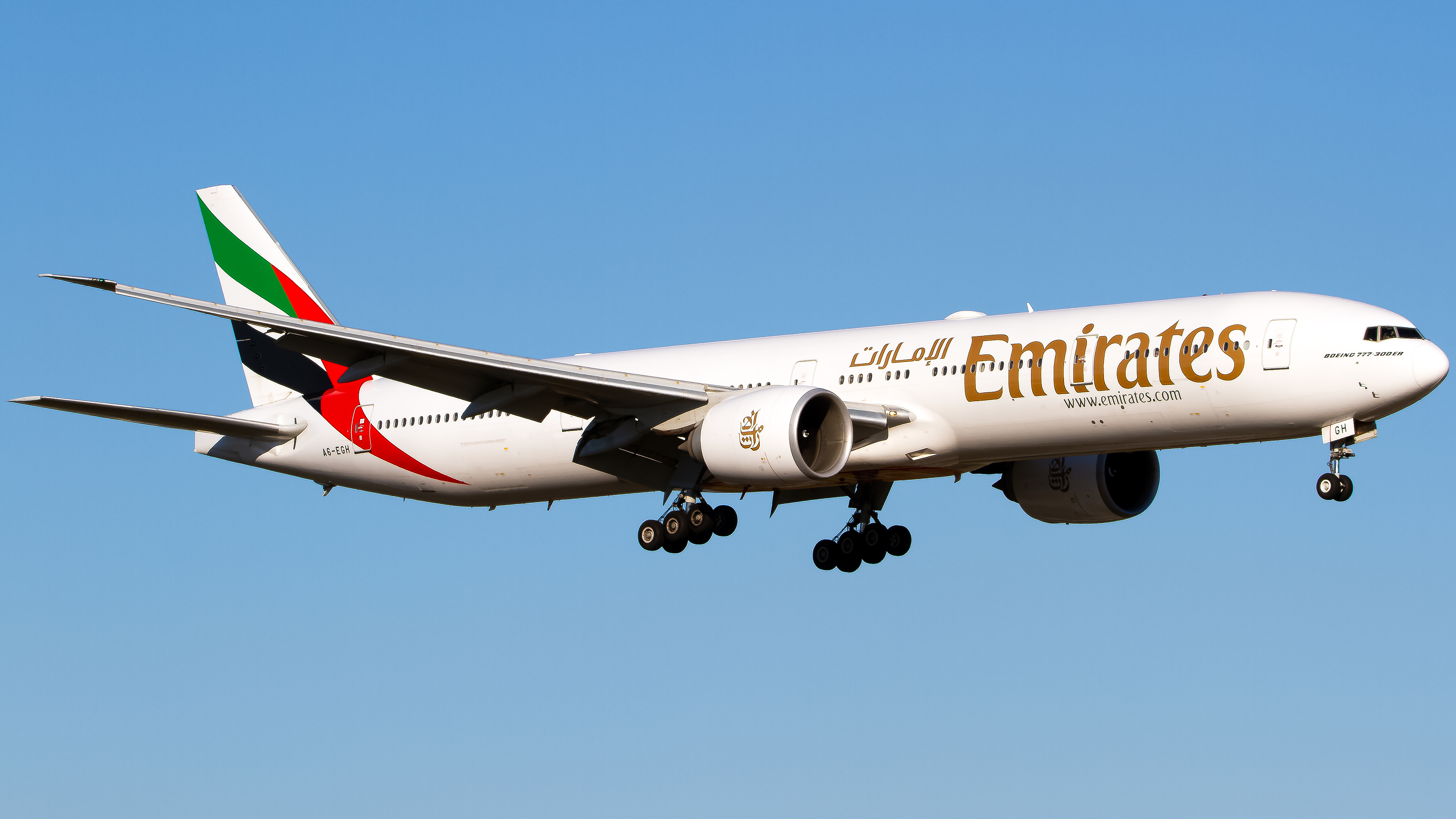 Full size: Emirates Boeing 777-300ER A6-EGH at Orlando International Airport