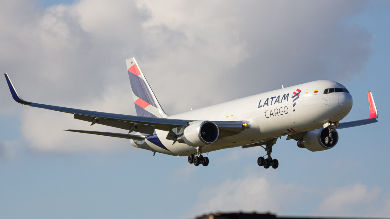 Full size: LATAM Cargo Boeing 767-300F N524LA at Miami International Airport