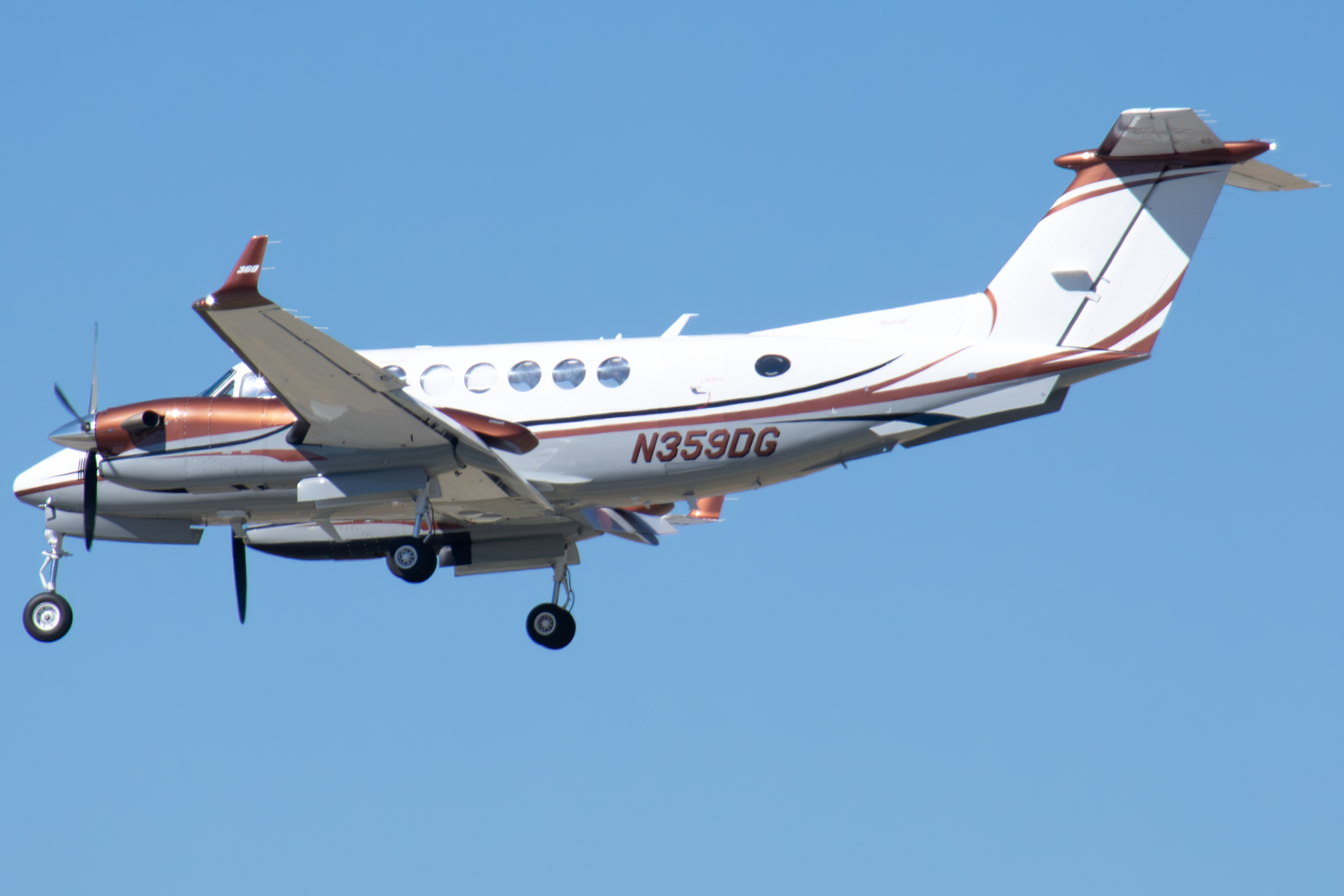 Full size: PRIVATE Beechcraft King Air 350 N359DG at Norman Y Mineta San Jose International Airport