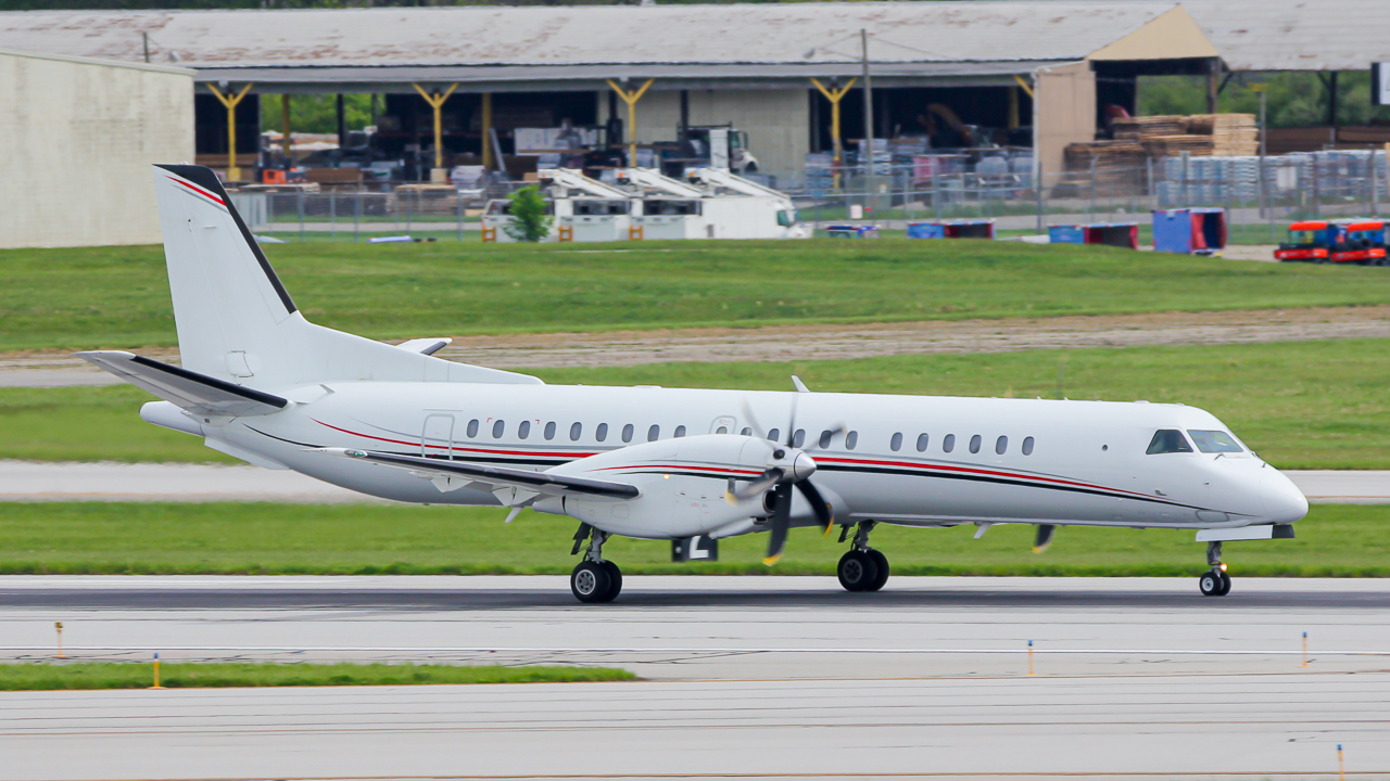 Full size: PRIVATE Saab 2000 N811BB at John Glenn Columbus International Airport