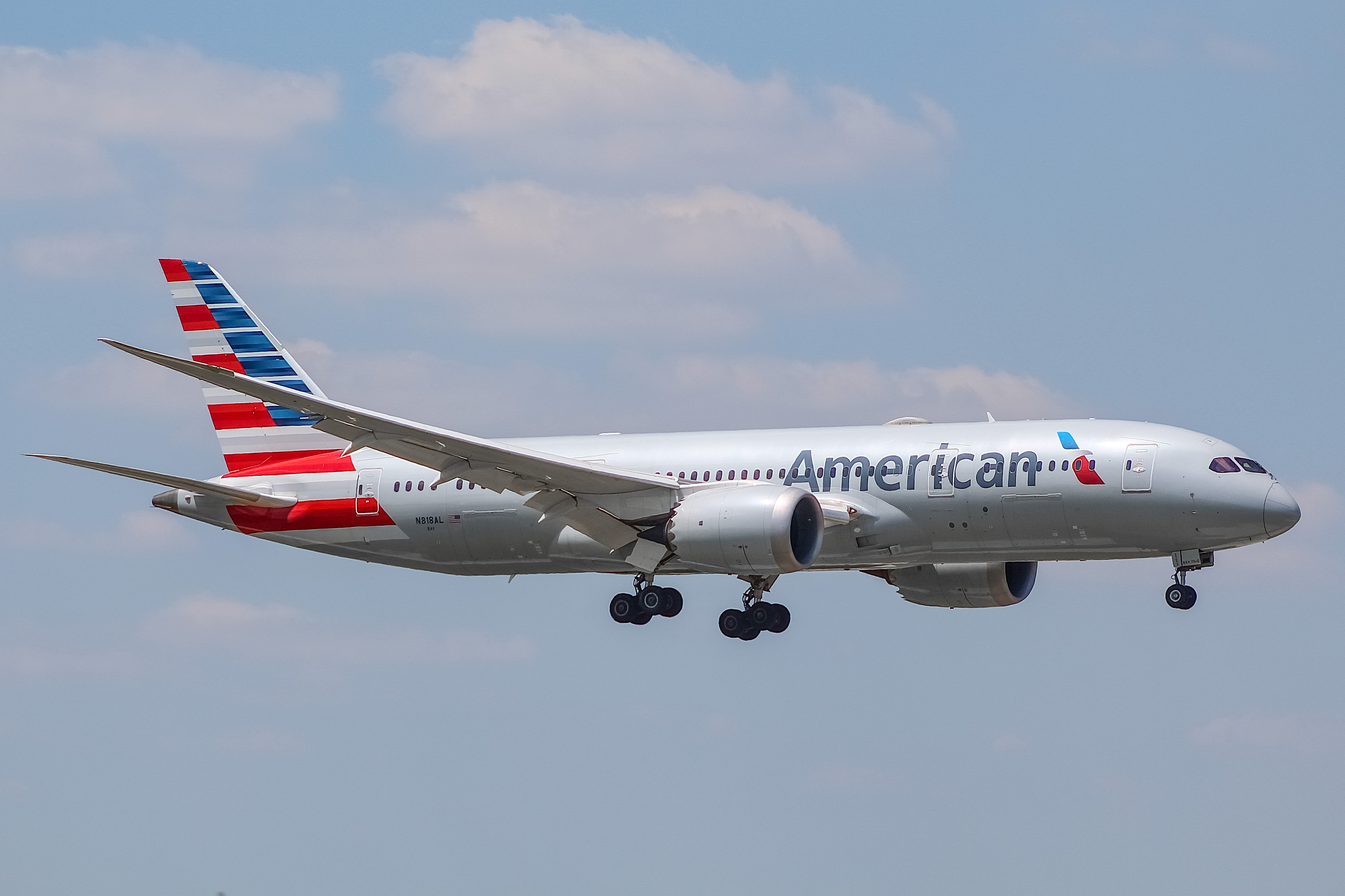 Full size: American Airlines Boeing 787-8 N818AL at Chicago O'Hare International Airport