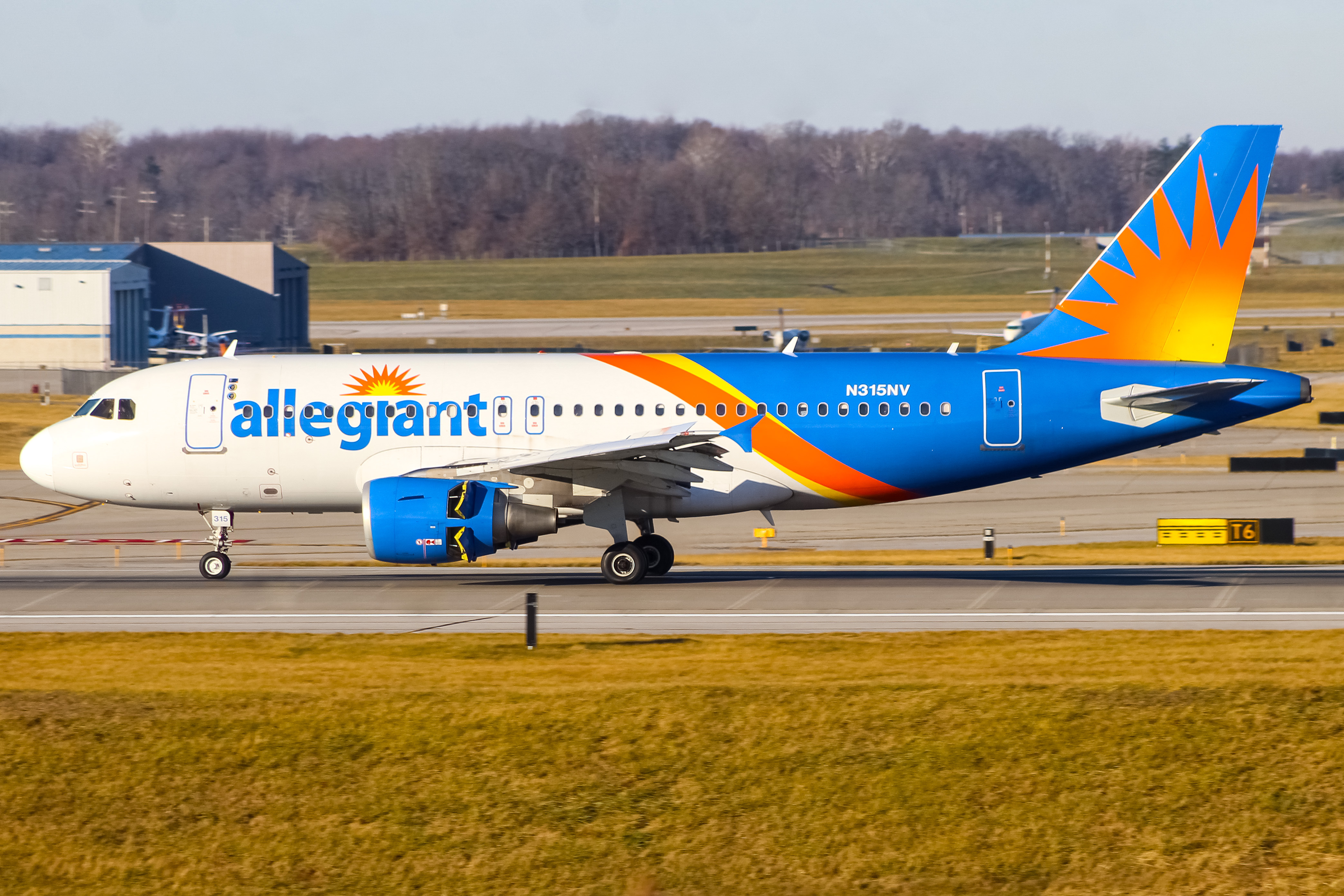 Full size: Allegiant Air Airbus A319 N315NV at Cincinnati/Northern Kentucky International Airport