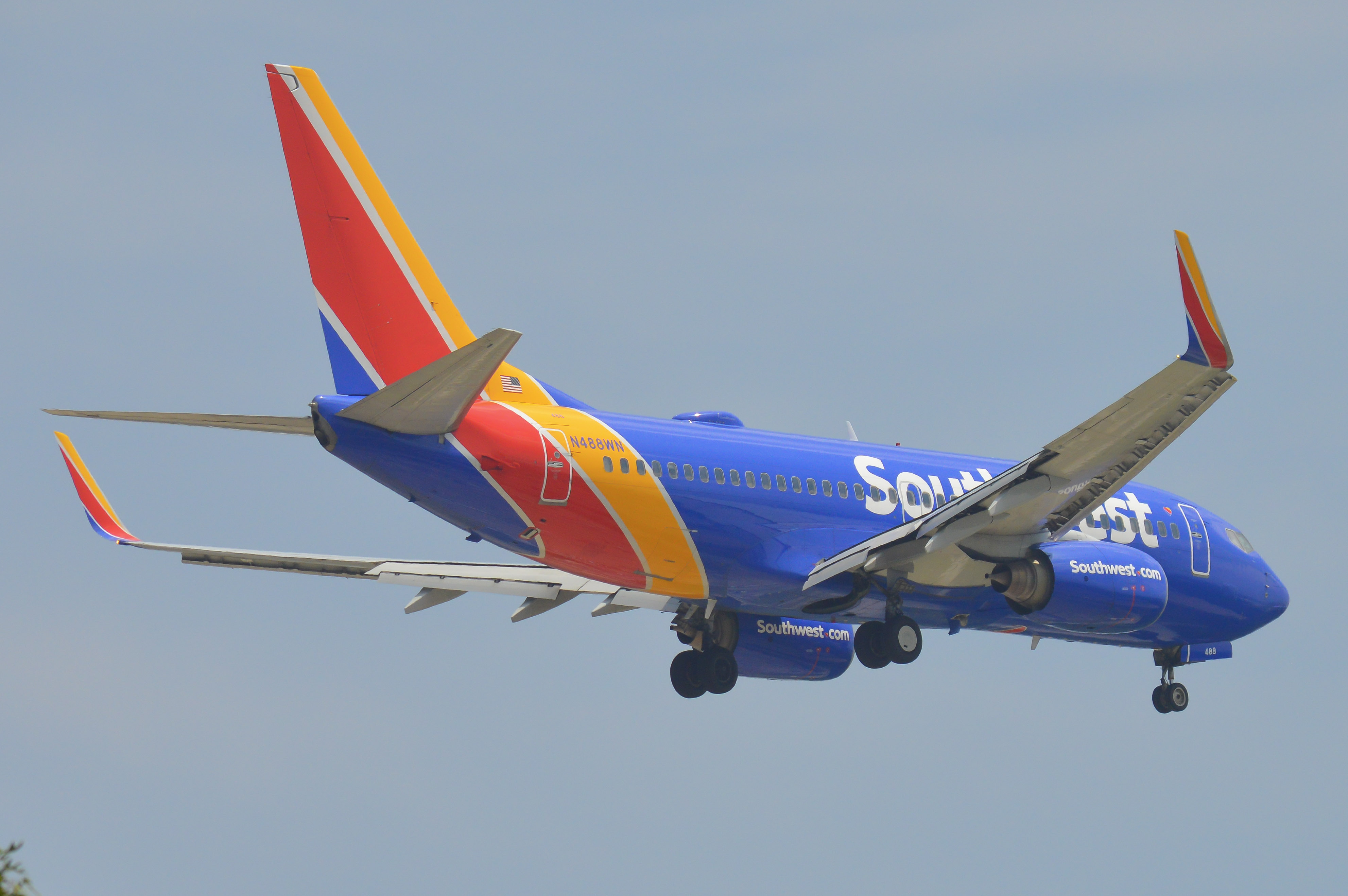 Full size: Southwest Airlines Boeing 737-7H4 N488WN at Baltimore/Washington International Thurgood Marshall Airport