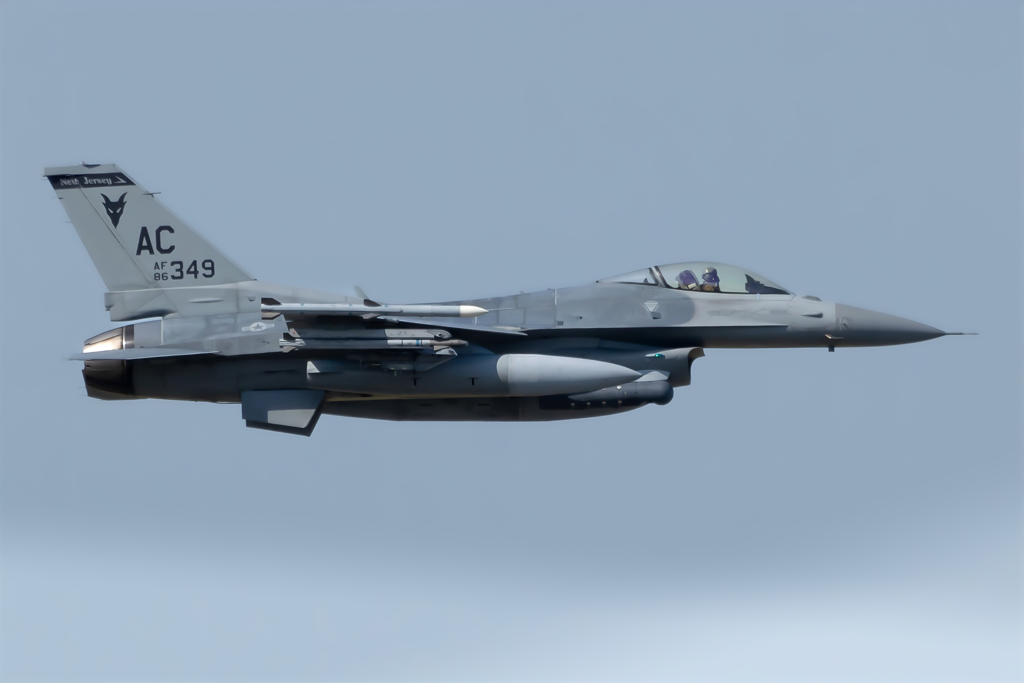 Full size: Air National Guard General Dynamics F-16 Fighting Falcon 86-0349 at Atlantic City International Airport