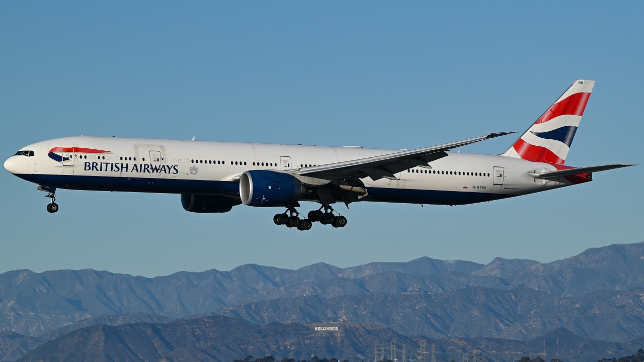 Full size: British Airways Boeing 777-300ER G-STBH at Los Angeles International Airport