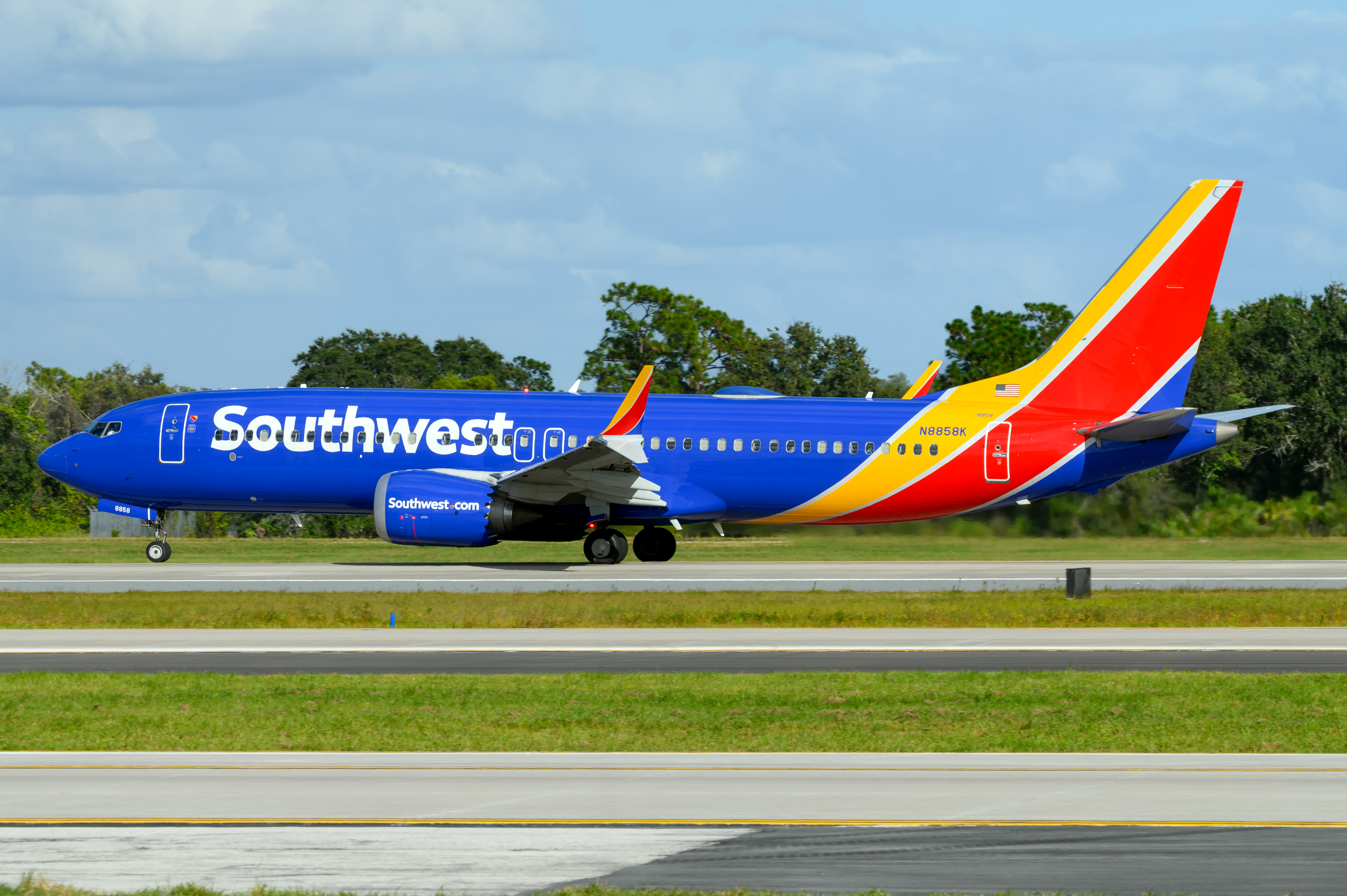 Full size: Southwest Airlines Boeing 737 MAX 8 N8858K at Orlando International Airport