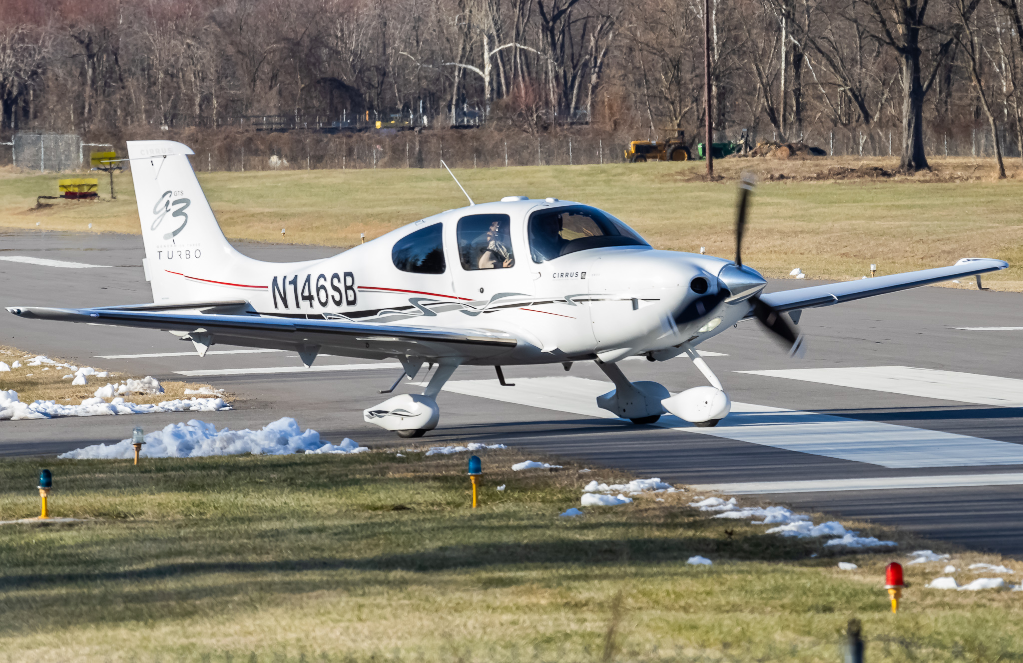 Full size: PRIVATE Cirrus SR-22 N146SB at College Park Airport