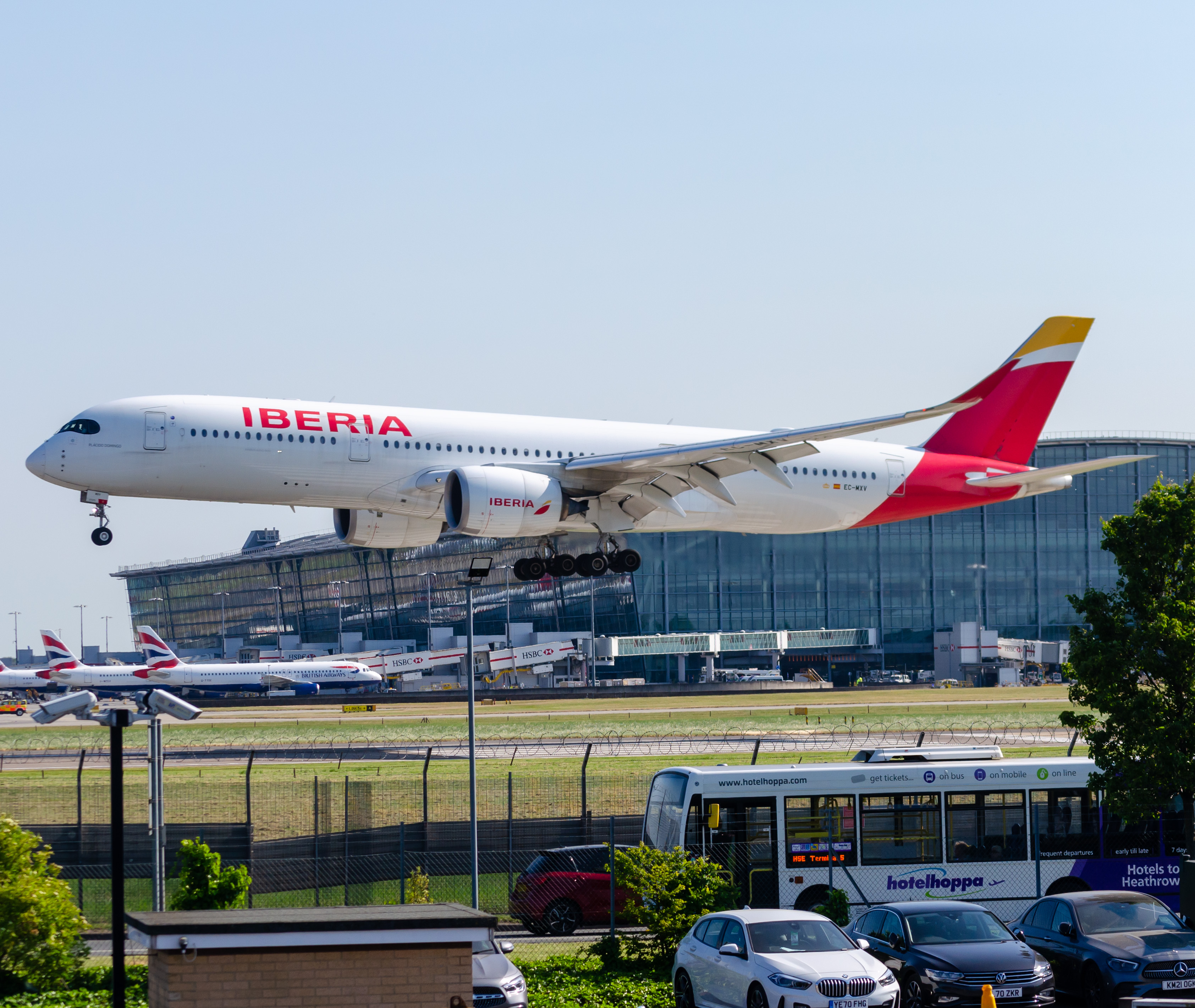 Full size: Iberia Airbus A350-900 EC-MXV  at London Heathrow International Airport